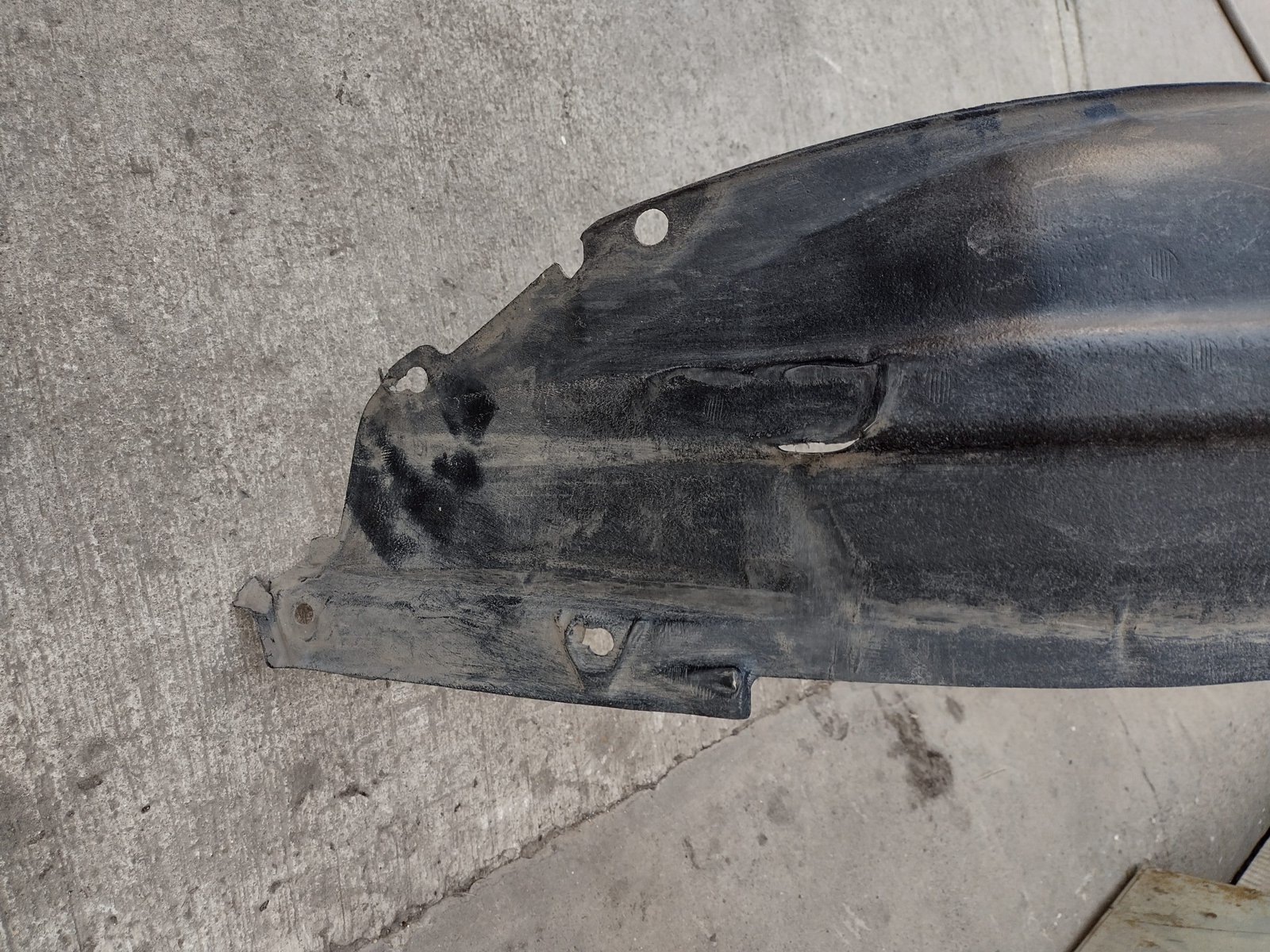 Guardafanfo delantero izquierdo suzuki aerio - Imagen 2