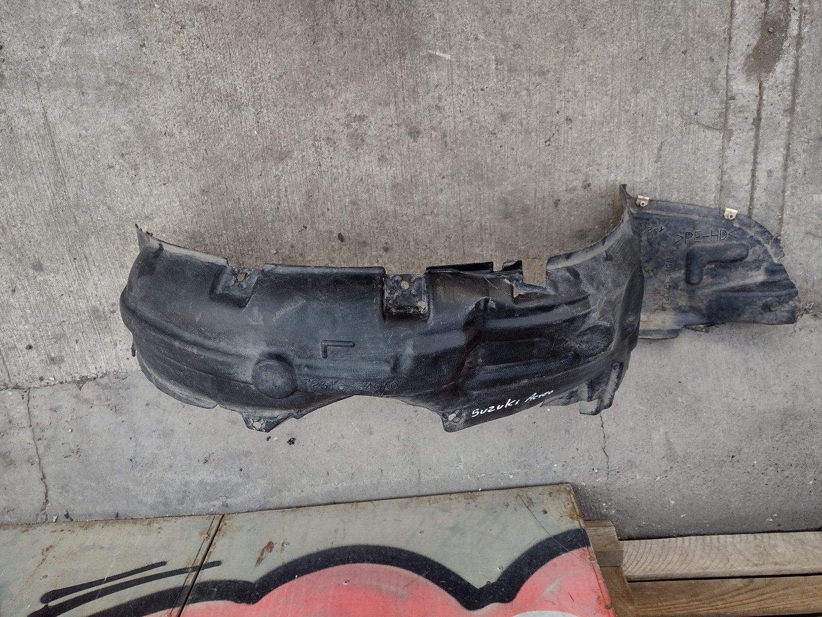 Guardafanfo delantero izquierdo suzuki aerio - Imagen 4