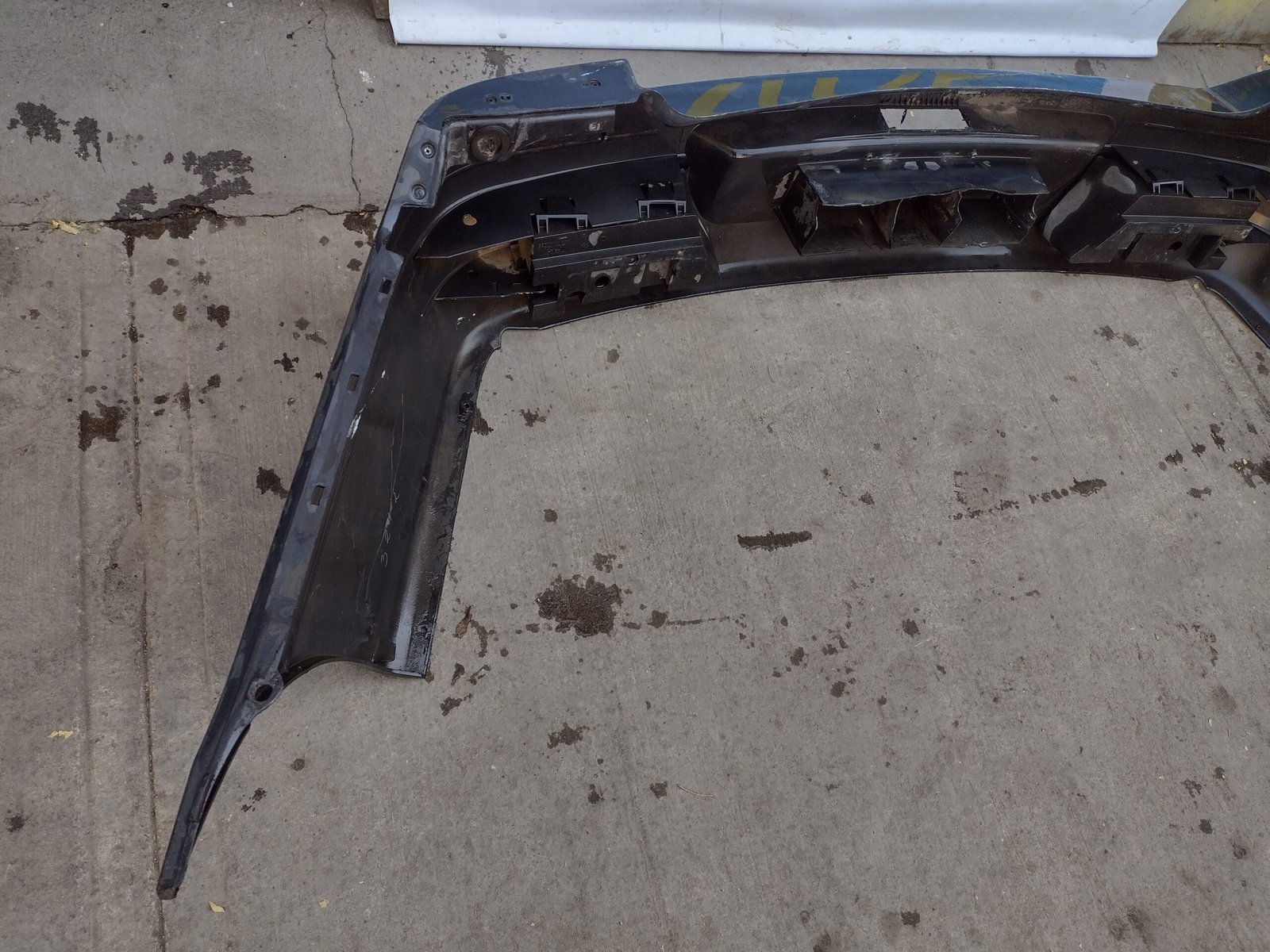 Parachoque trasero renault clio 2000 - 2002 - Imagen 3