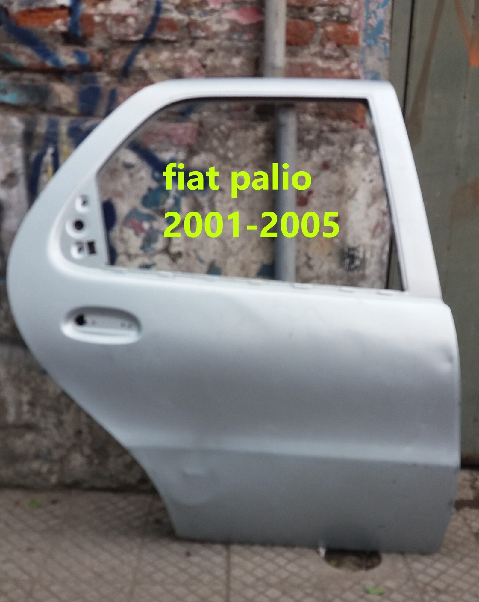 Puerta trasera derecha fiat palio 2001 - 2005