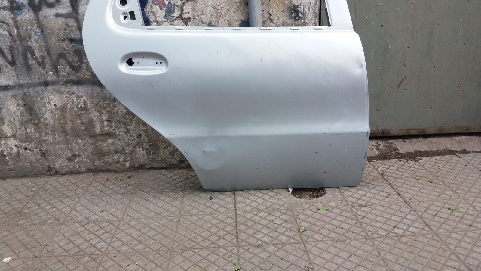 Puerta trasera derecha fiat palio 2001 - 2005 - Imagen 5