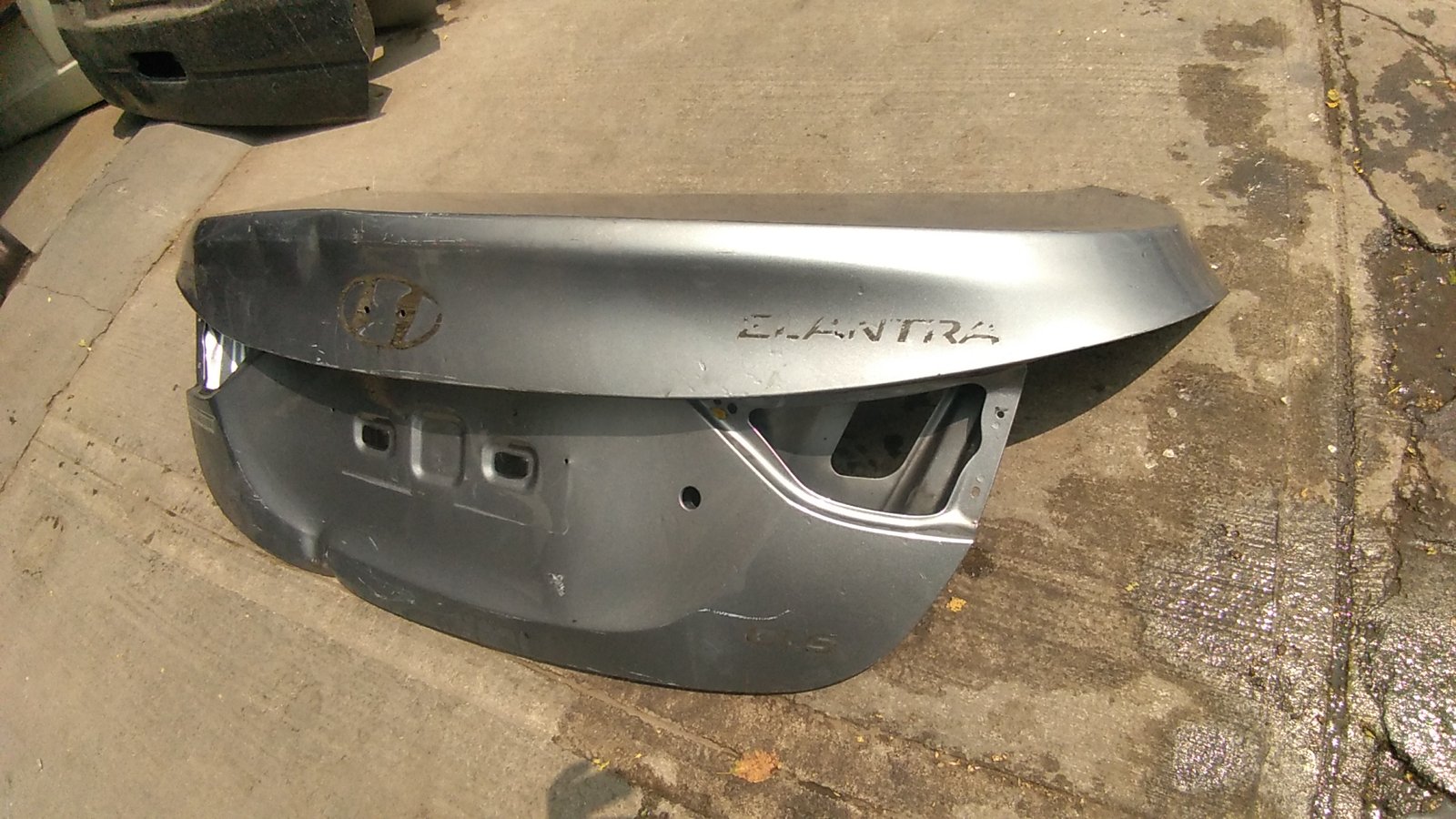 Tapa maleta hyundai elantra 2011 - 2015 - Imagen 4