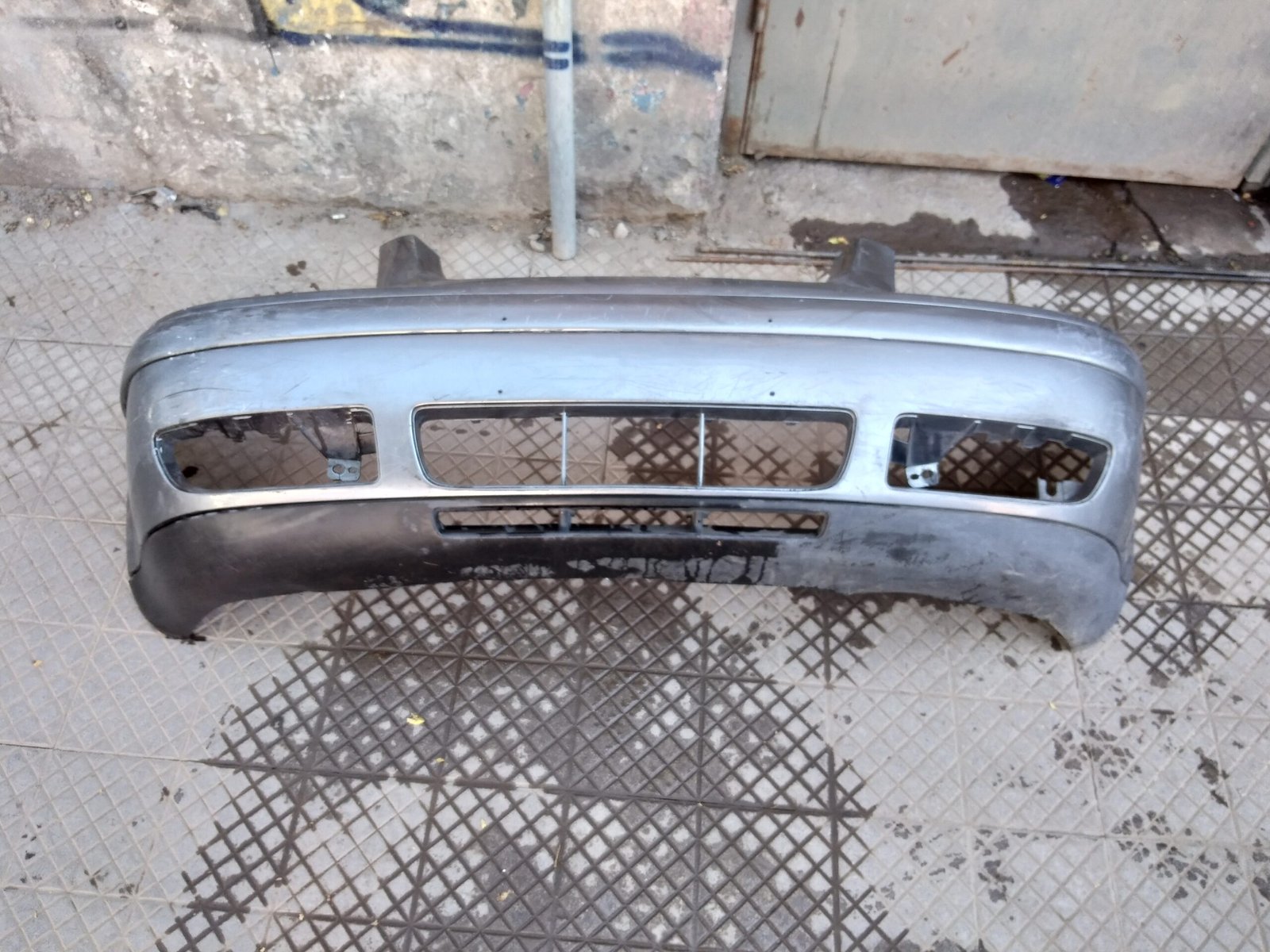 Parachoque delantero volkswagen bora 2000 - 2006