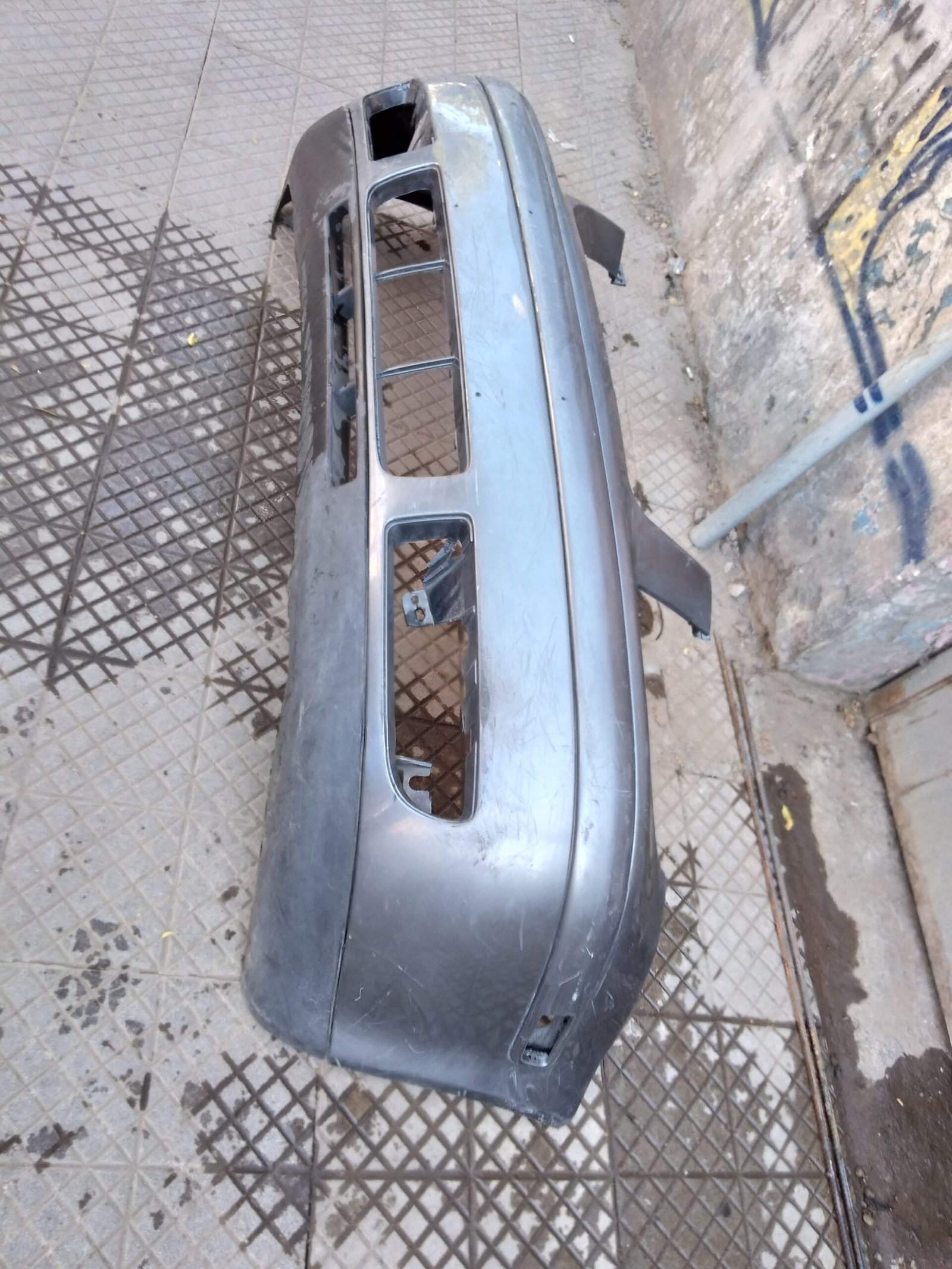 Parachoque delantero volkswagen bora 2000 - 2006 - Imagen 3