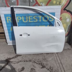 Puerta delantera derecha Nissan versa 2012 - 2019
