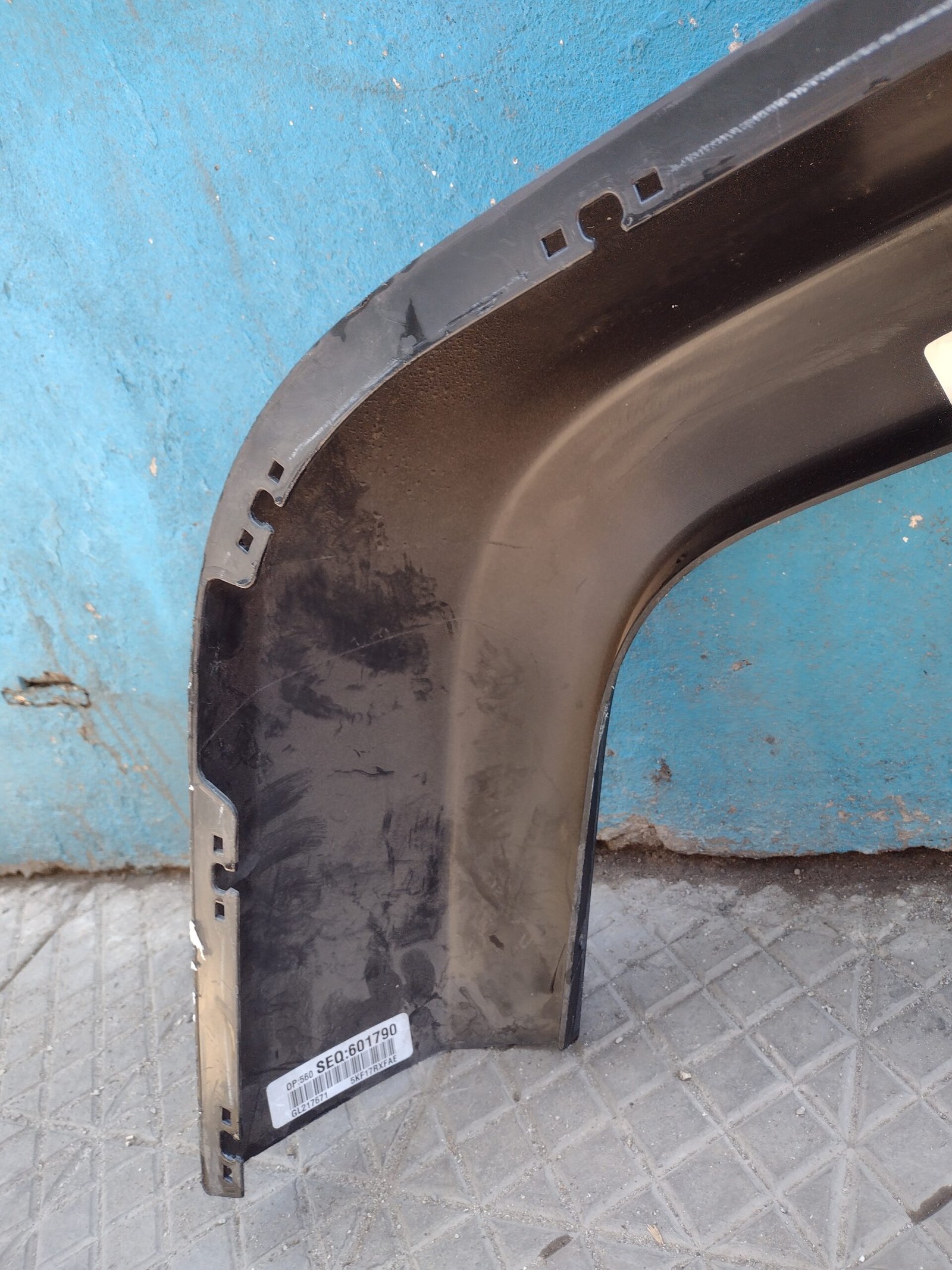 Moldura trasera izquierda de tapabarro Jeep Wrangler 2008 - 2016 - Imagen 2