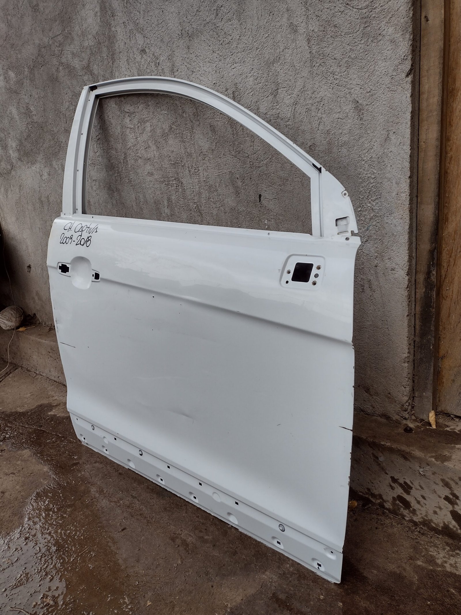Puerta delantera derecha chevrolet captiva 2008 - 2018 - Imagen 3