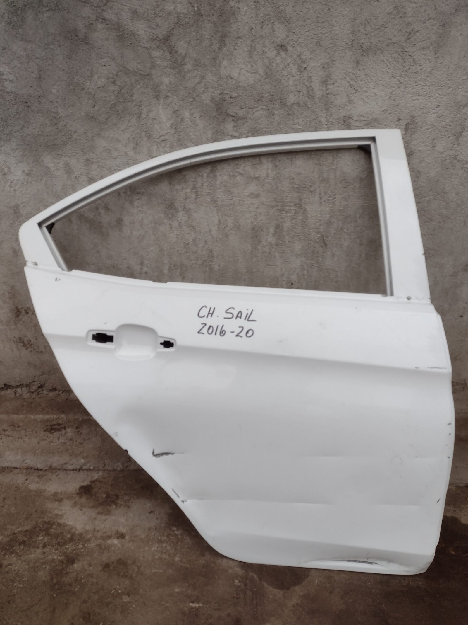 Puerta trasera derecha chevrolet sail 2017 - 2021