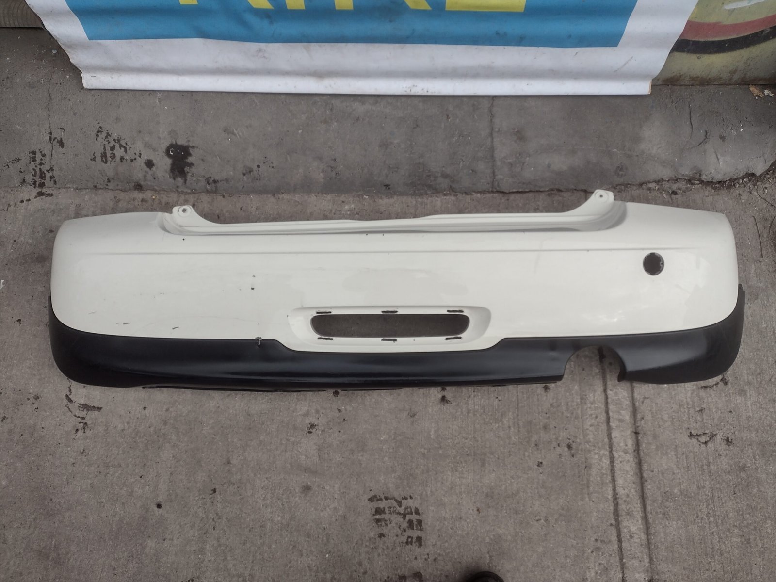 Parachoque trasero mini cooper R56 2011 - 2014