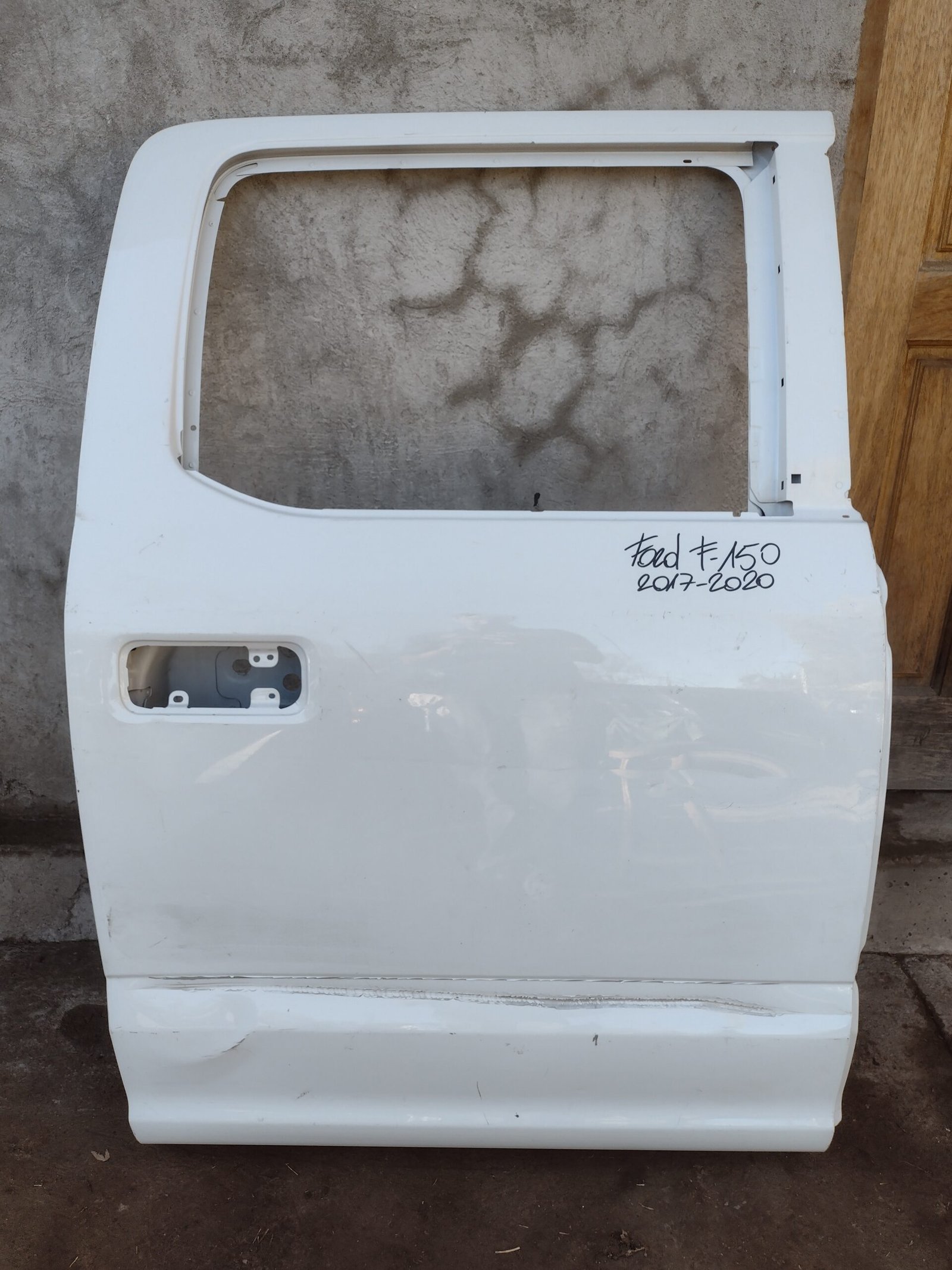 Puerta trasera derecha ford f150 2017 - 2020