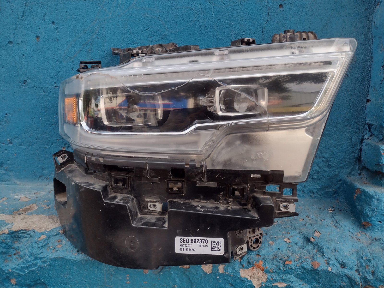 Optico derecho RAM 1500 2019 - 2022