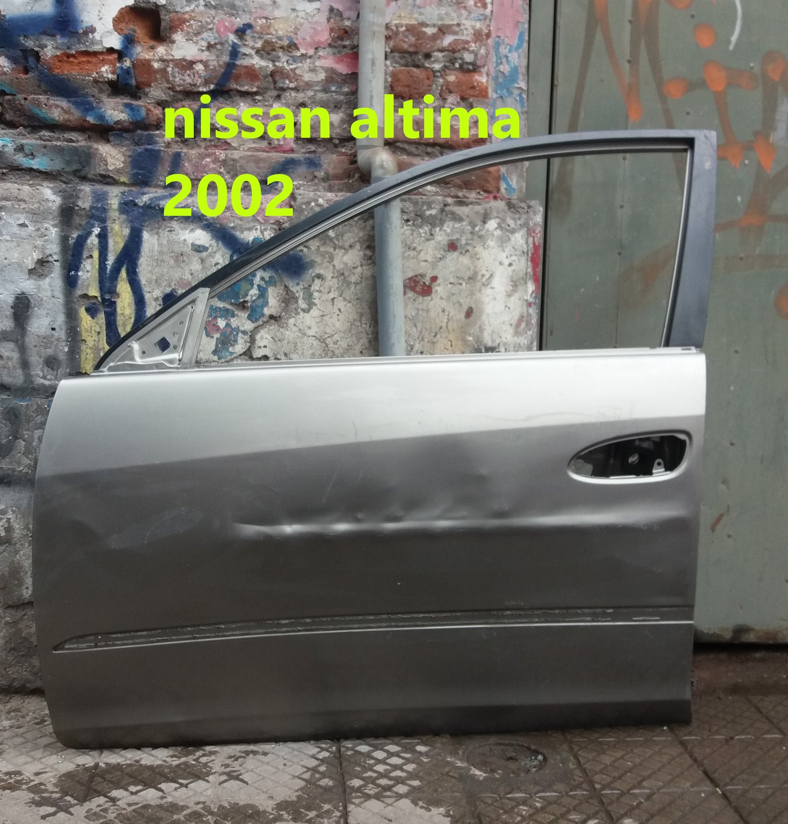 Puerta delantera izquierda Nissan altima 2002