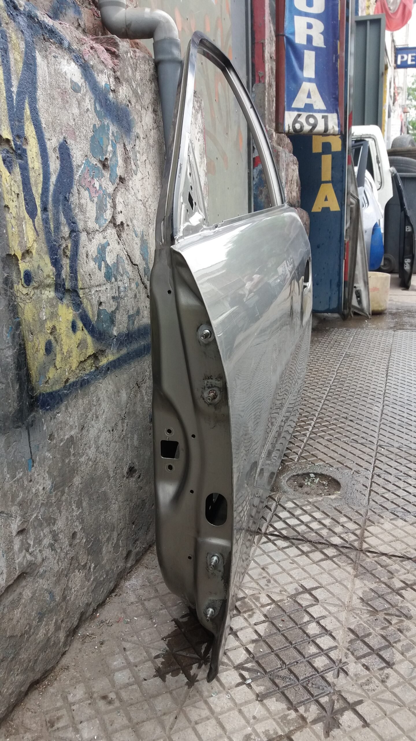 Puerta delantera izquierda Nissan altima 2002 - Imagen 3