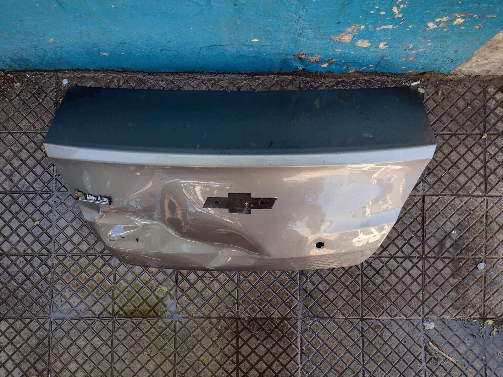 Tapa maleta Chevrolet Sail 2011 - 2015 - Imagen 2