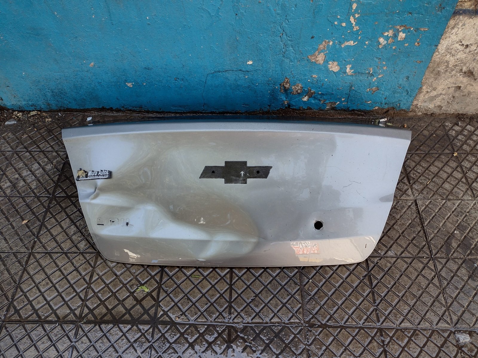 Tapa maleta Chevrolet Sail 2011 - 2015