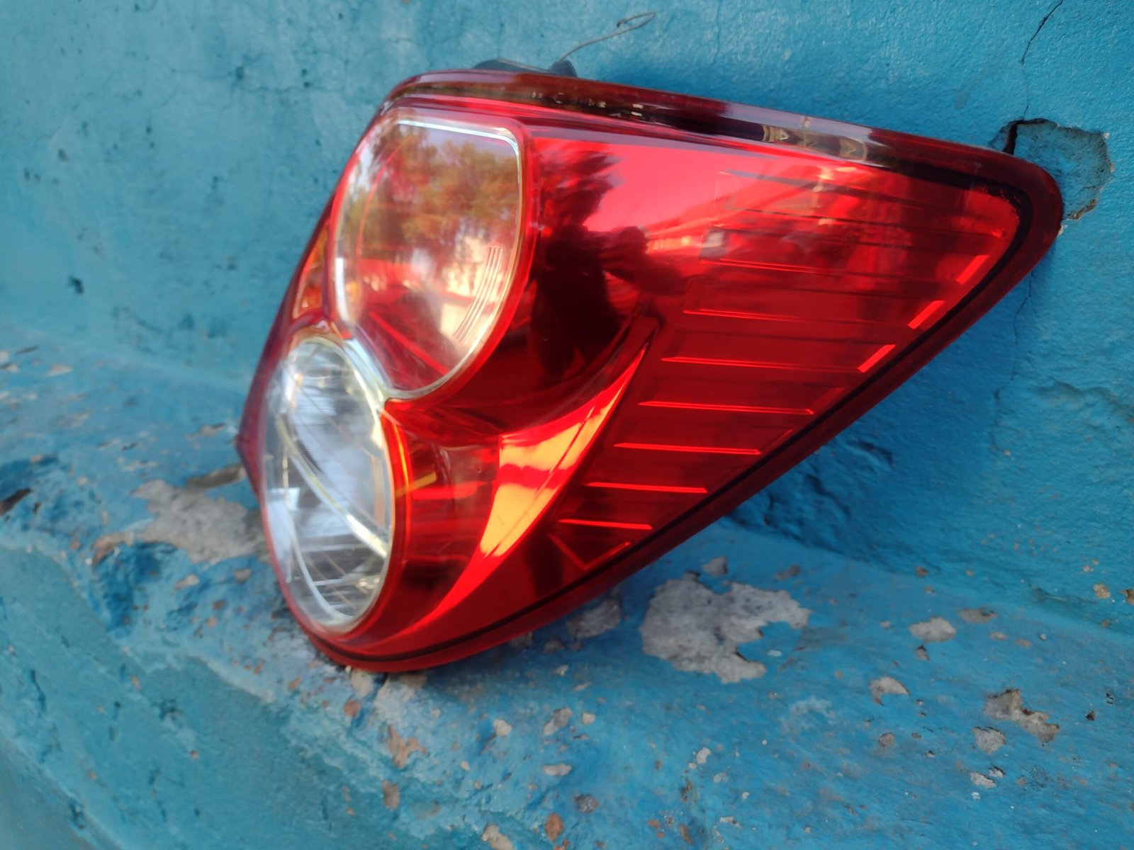 Foco trasero derecho Chevrolet Sonic 2012 - 2016 - Imagen 4