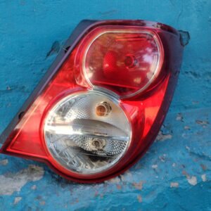 Foco trasero derecho Chevrolet Sonic 2012 - 2016