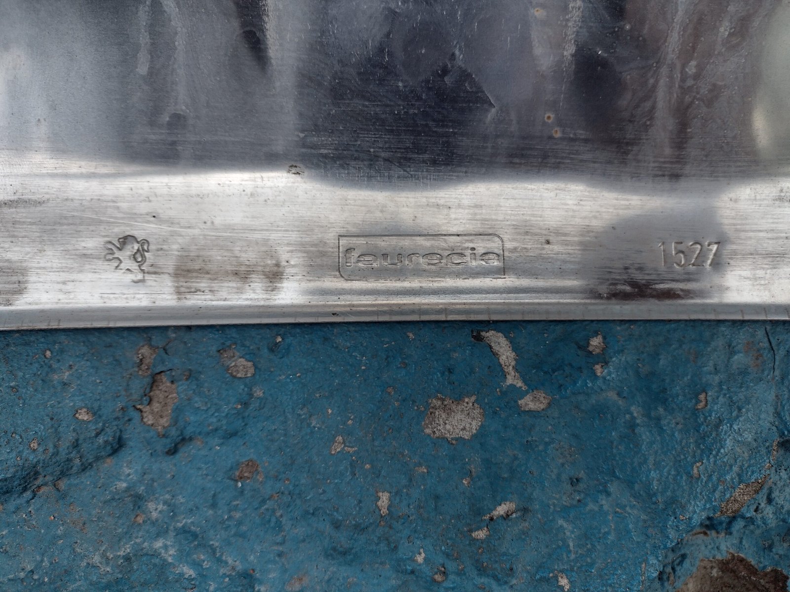 Moldura de parachoque trasero Peugeot 3008 2009 - 2015 - Imagen 5