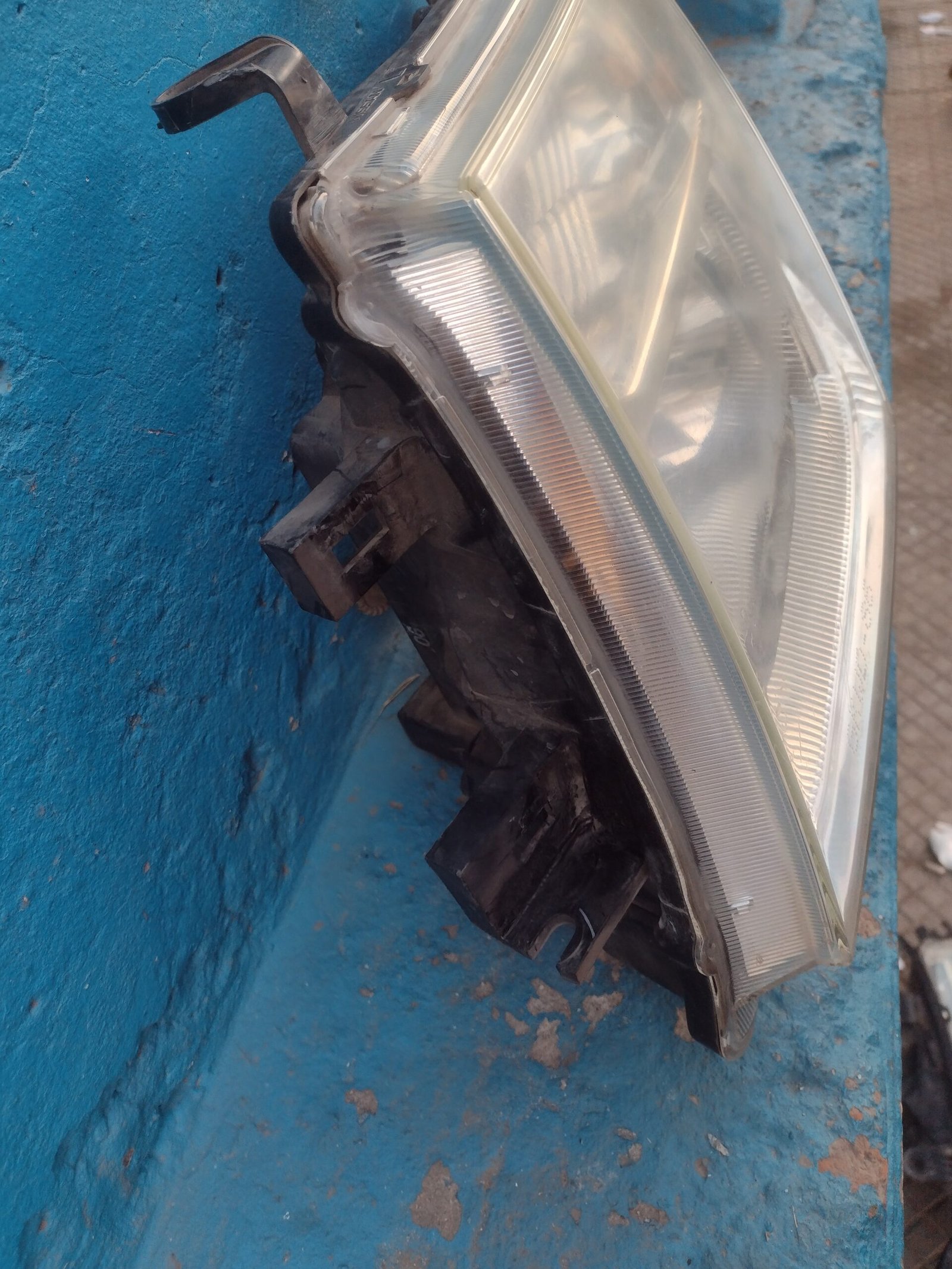 Optico izquierdo nissan navara 2008 - 2014 - Imagen 6