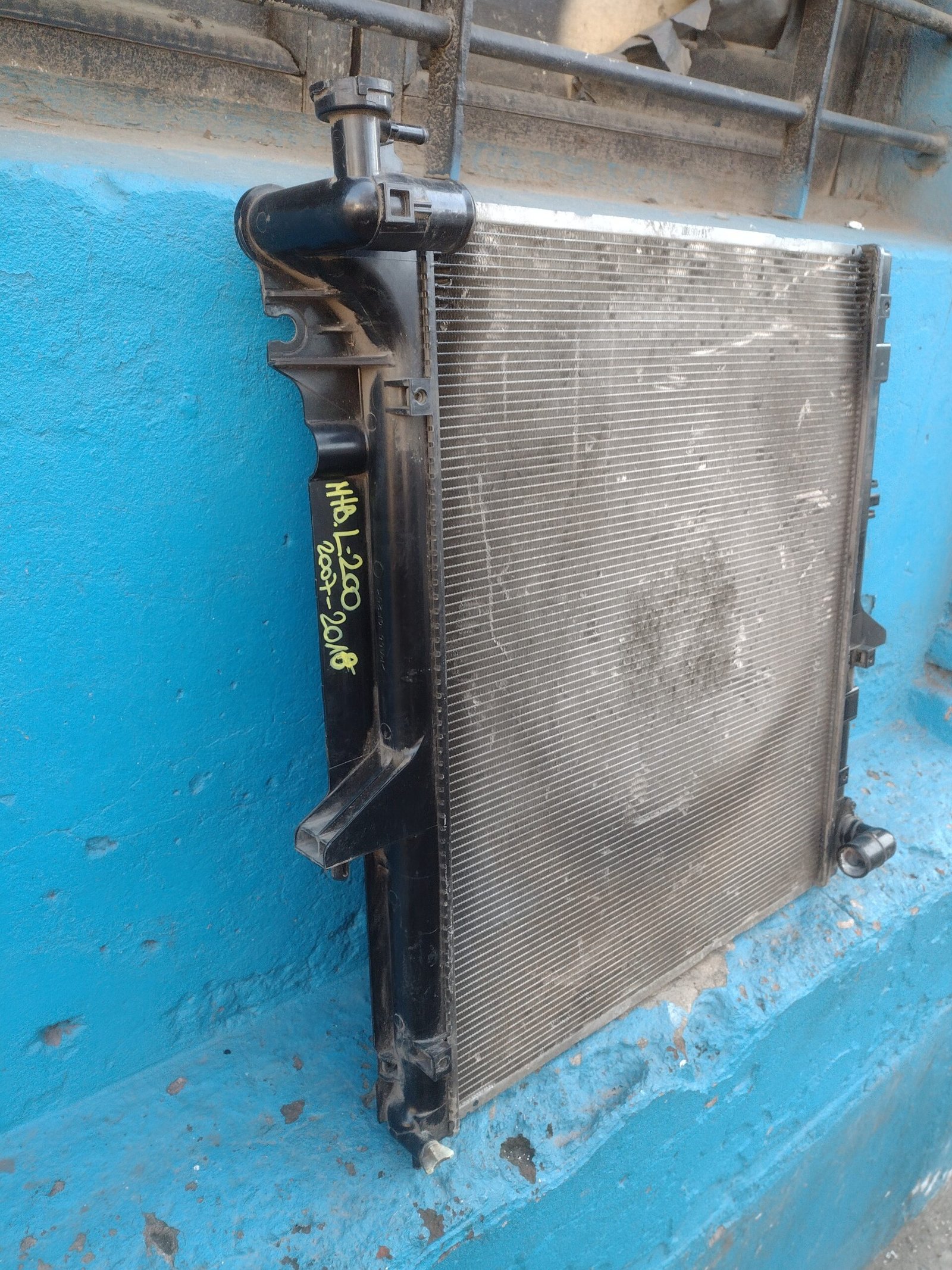 Radiador de agua mitsubishi l200 2007 - 2018 - Imagen 3