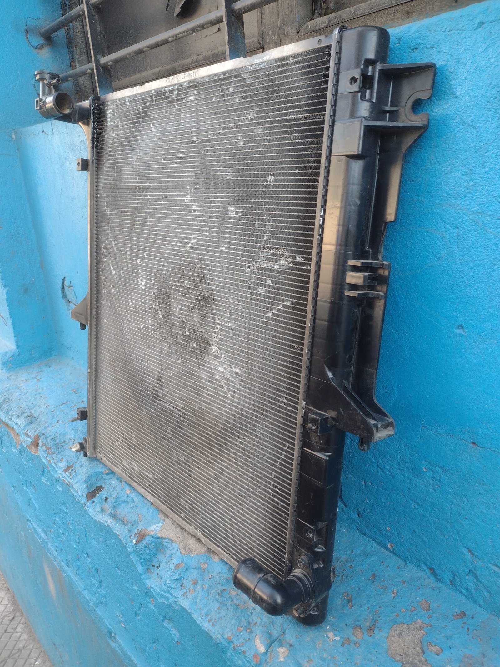 Radiador de agua mitsubishi l200 2007 - 2018 - Imagen 4