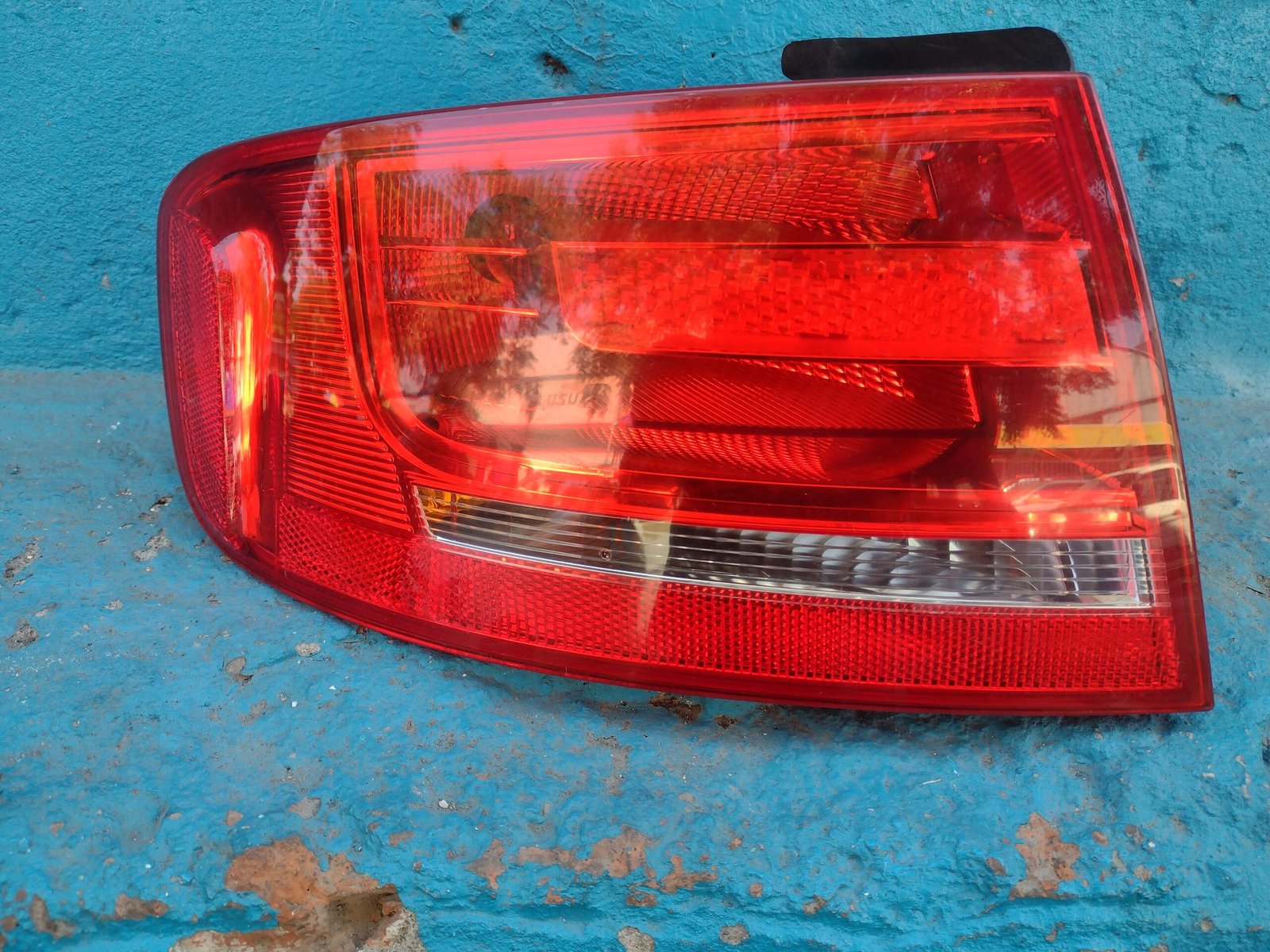 Foco trasero izquierdo audi A4 2008 - 2011
