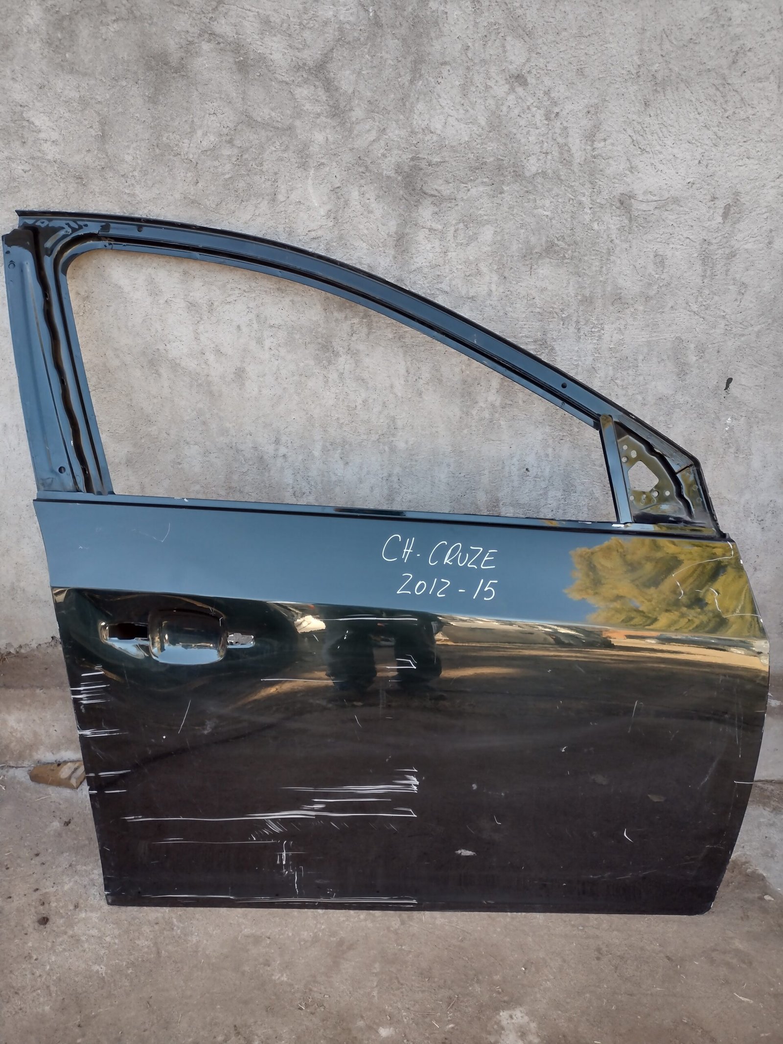 Puerta delantera derecha chevrolet cruze 2011 - 2014