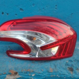 Foco trasero izquierdo peugeot 208 2012 - 2015