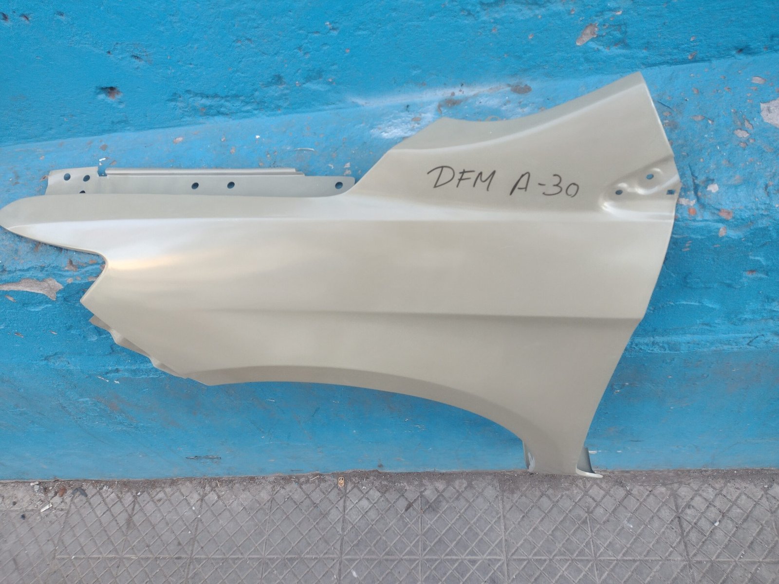 Tapabarro izquierdo Dongfeng A30 2018 - 2020 - Imagen 3