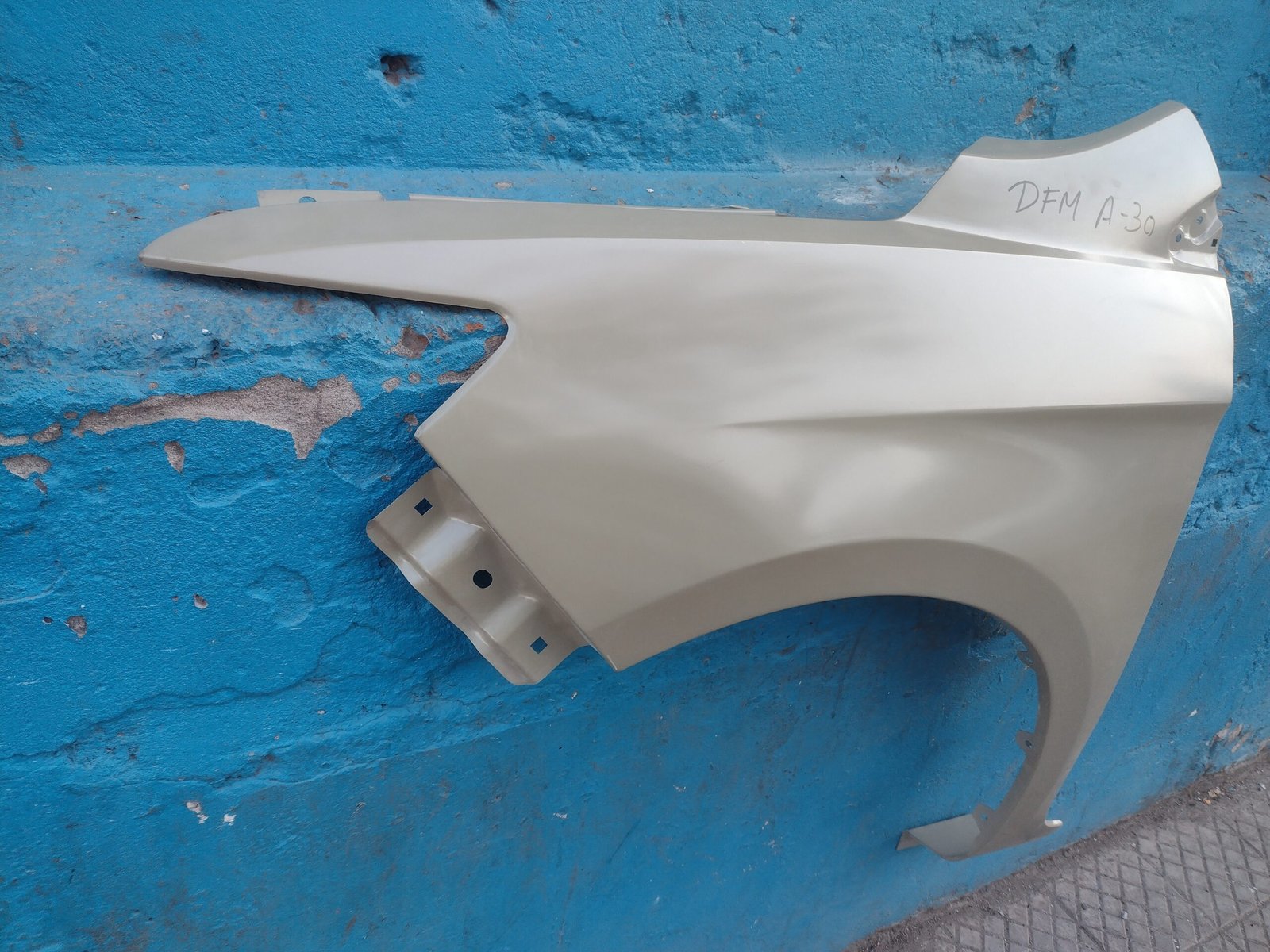 Tapabarro izquierdo Dongfeng A30 2018 - 2020 - Imagen 2