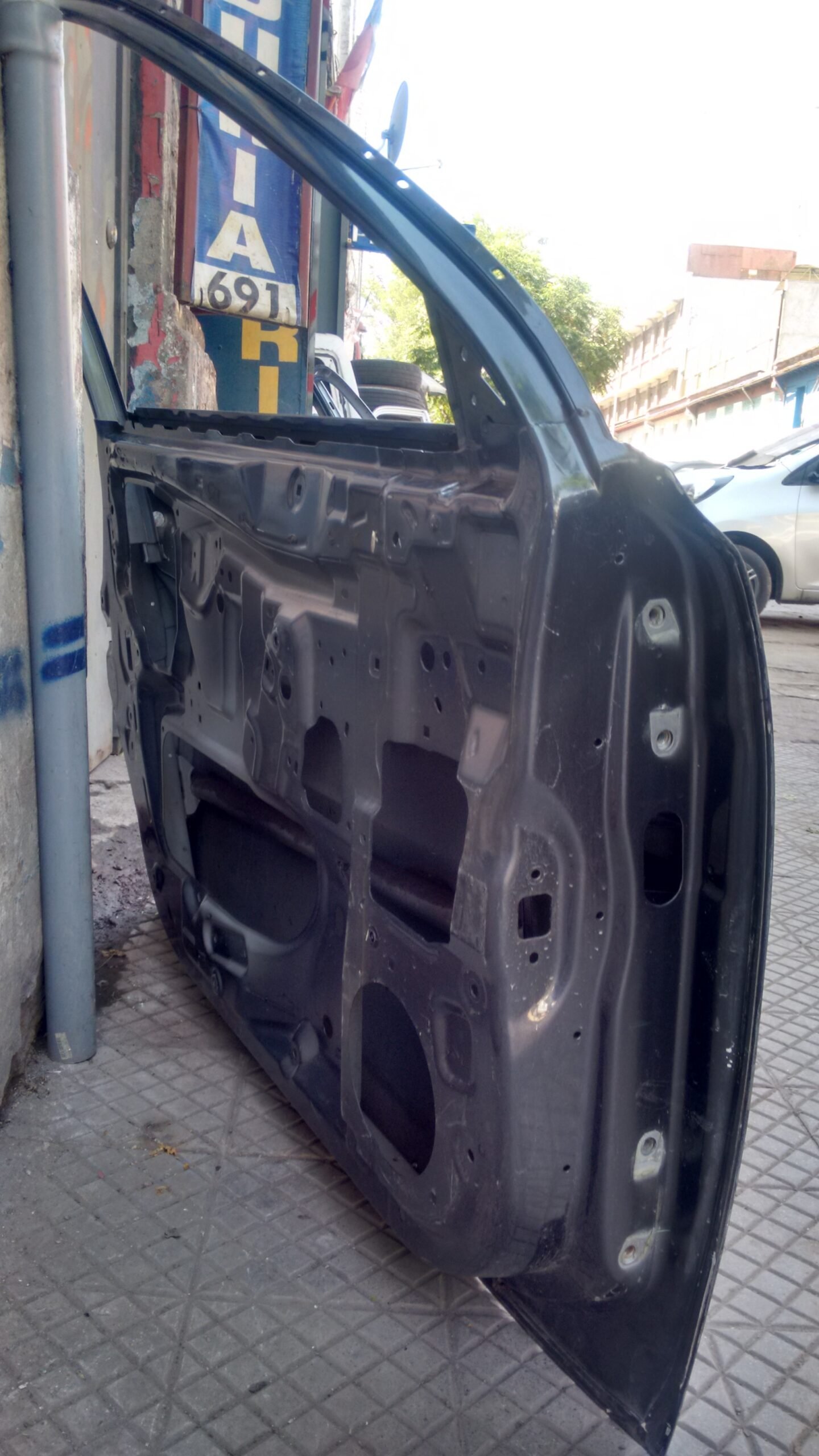 Puerta delantero izquierdo subaru legacy 2010 - 2013 - Imagen 4