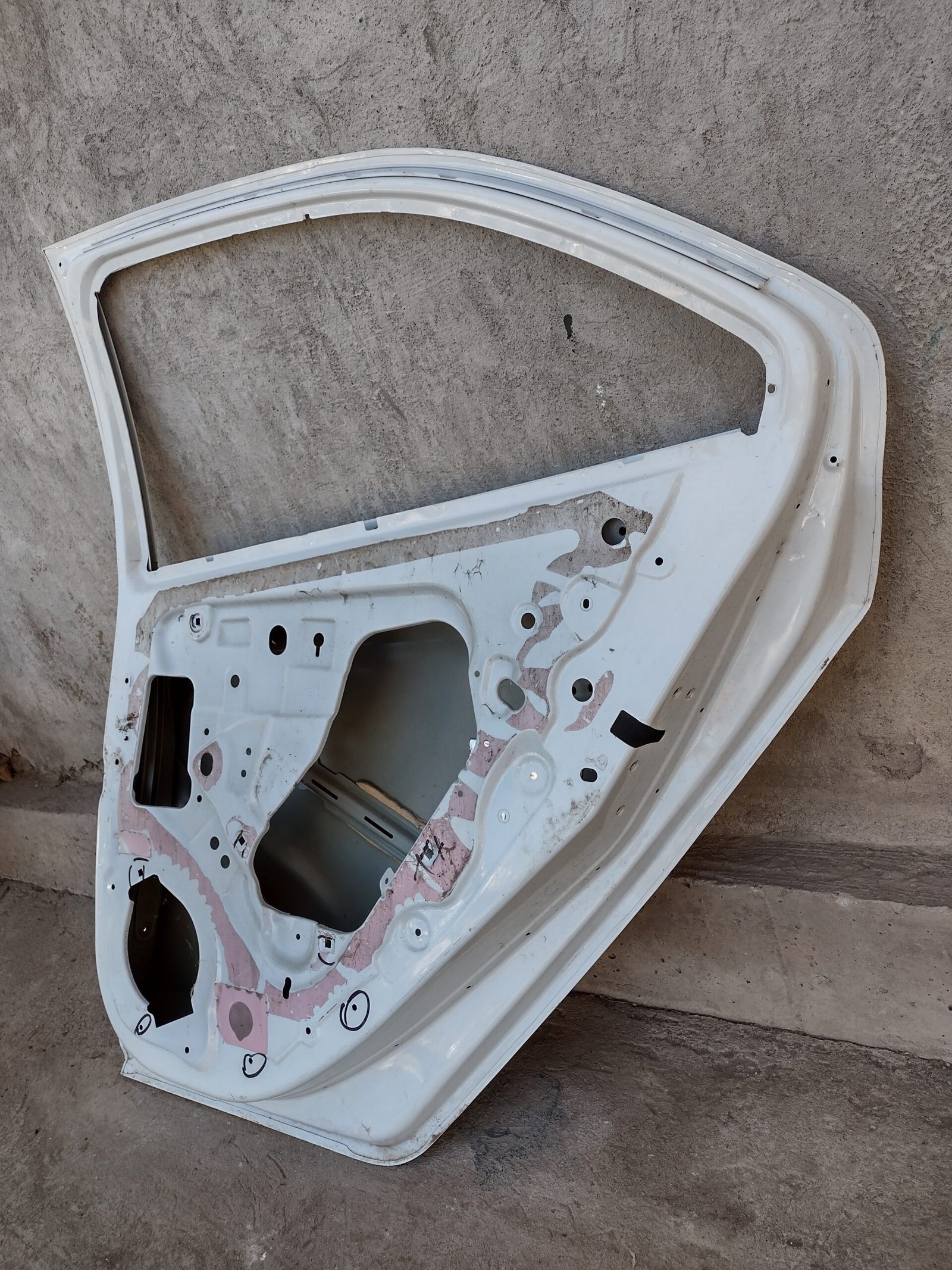 Puerta trasera derecha chevrolet prisma 2013 - 2019 - Imagen 9