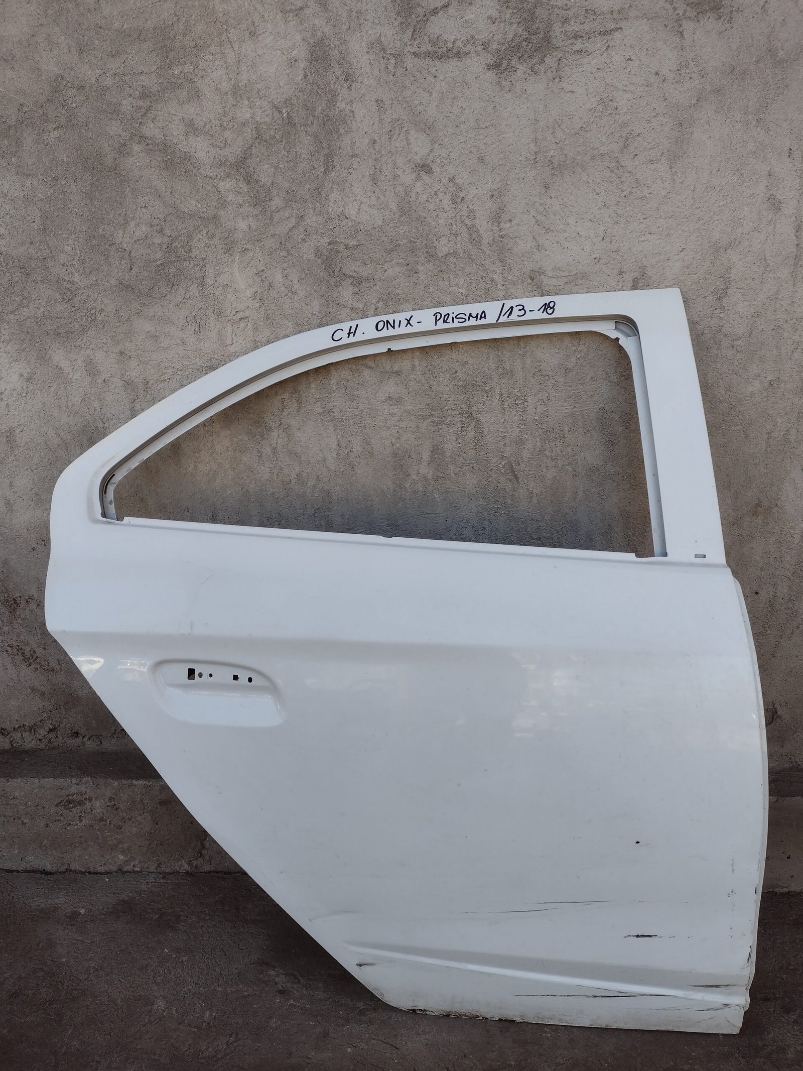 Puerta trasera derecha chevrolet prisma 2013 - 2019
