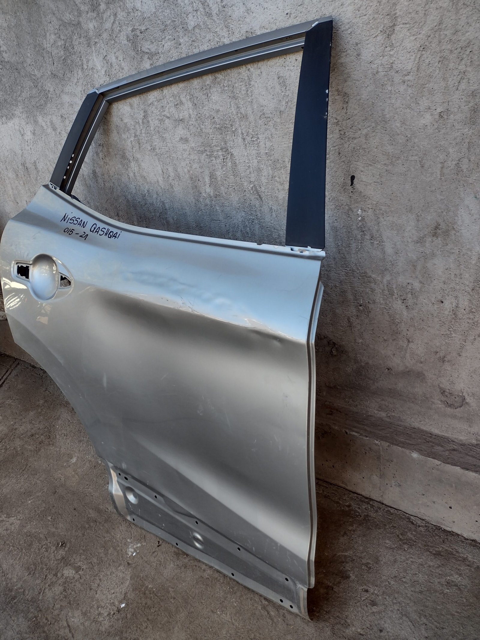 Puerta trasera derecha nissan qashqai 2015 - 2021 - Imagen 4