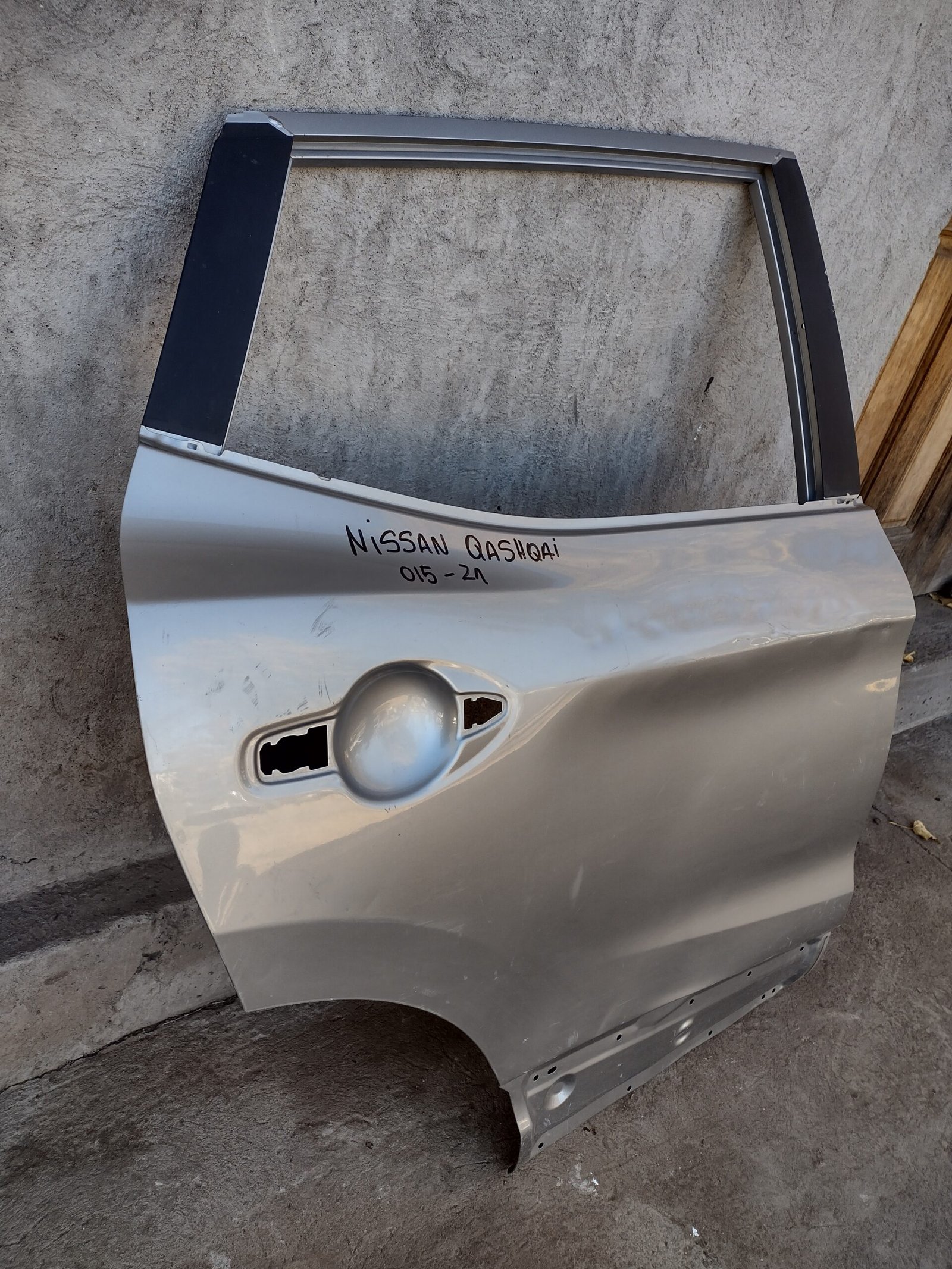 Puerta trasera derecha nissan qashqai 2015 - 2021 - Imagen 5