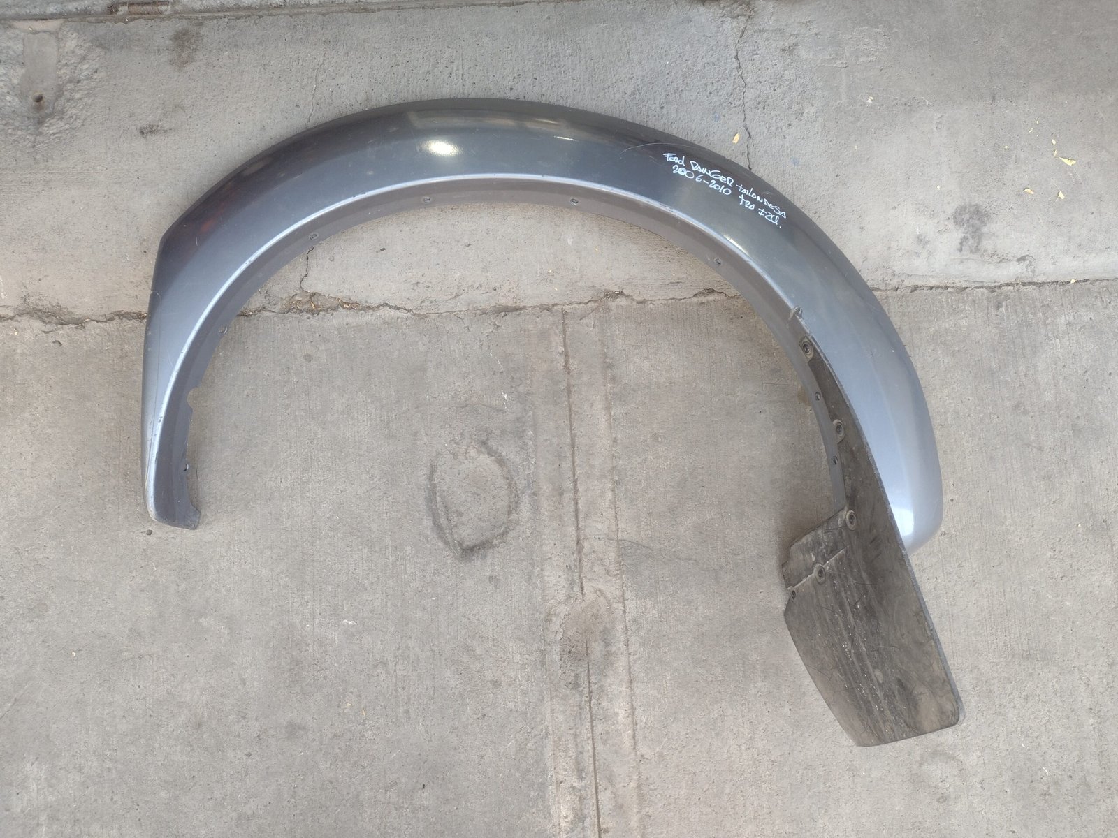 Moldura trasera izquierda Ford Ranger tailandesa 2006 - 2009