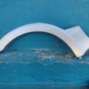 Moldura delantero izquierdo Mitsubishi Montero 2000 - 2007
