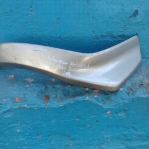 Extensión de parachoque Mitsubishi Montero 2001 - 2006