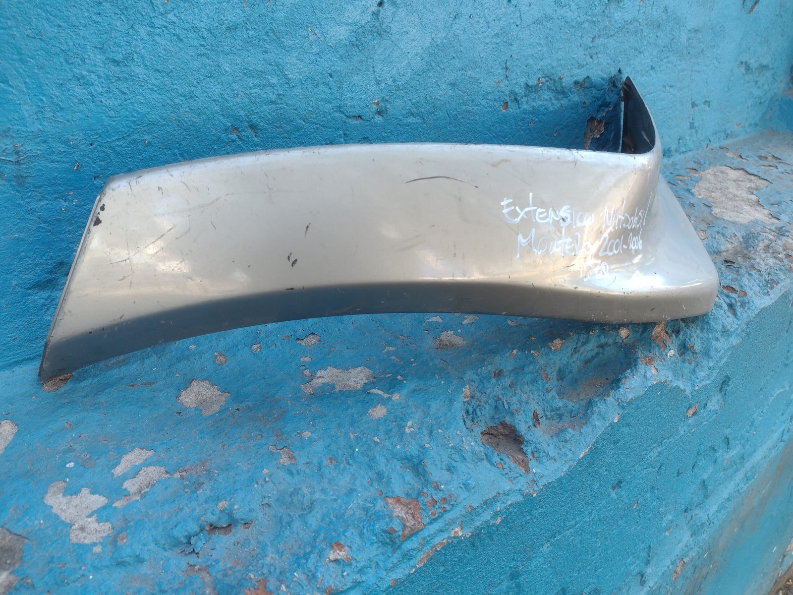 Extensión de parachoque Mitsubishi Montero 2001 - 2006 - Imagen 3