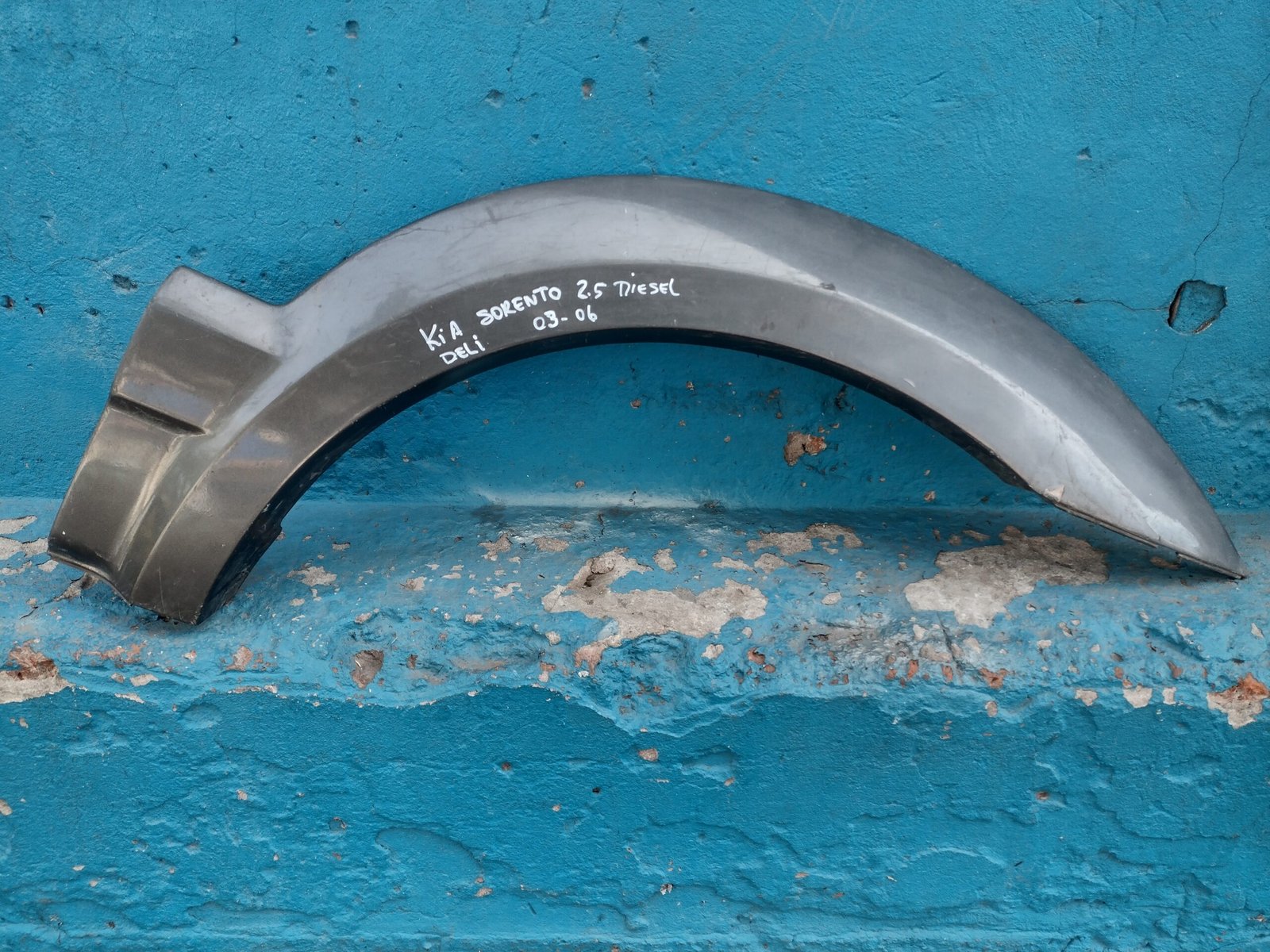 Moldura delantrero derecho Kia Sorento 2003 - 2006