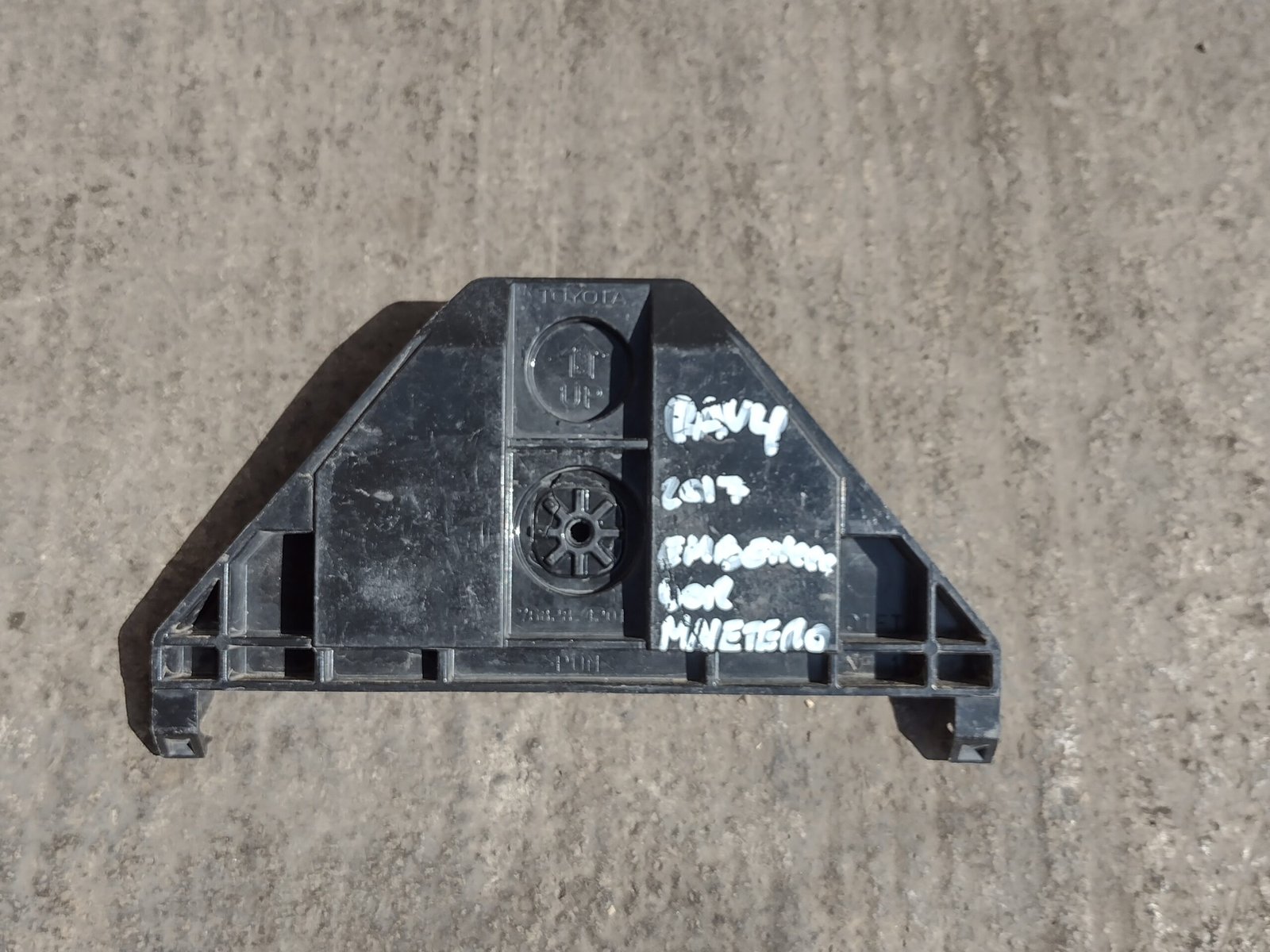 Soporte embellecedor de Toyota Rav4 2017