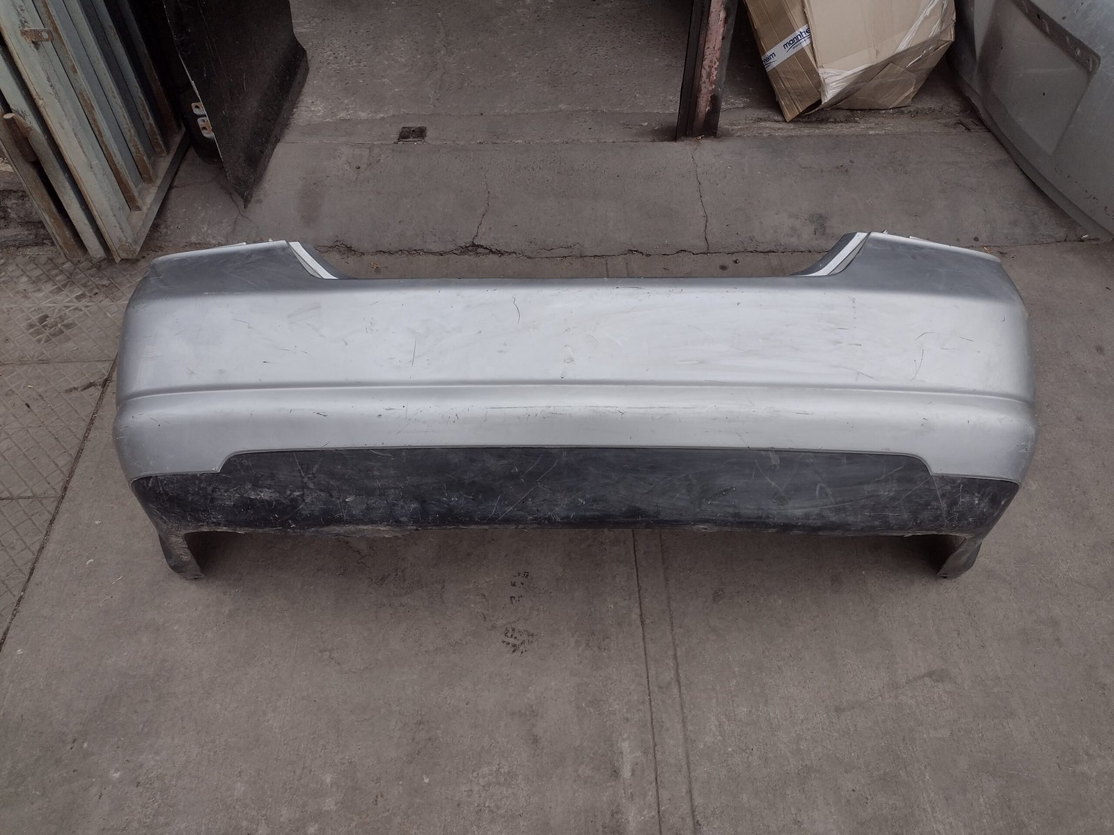 Parachoque trasero Nissan tida sedan 2009 - 2016