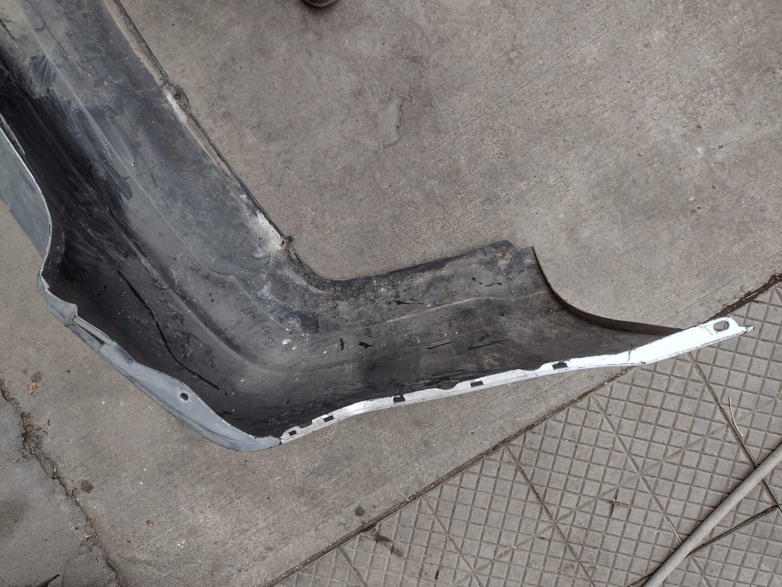 Parachoque trasero Nissan tida sedan 2009 - 2016 - Imagen 8