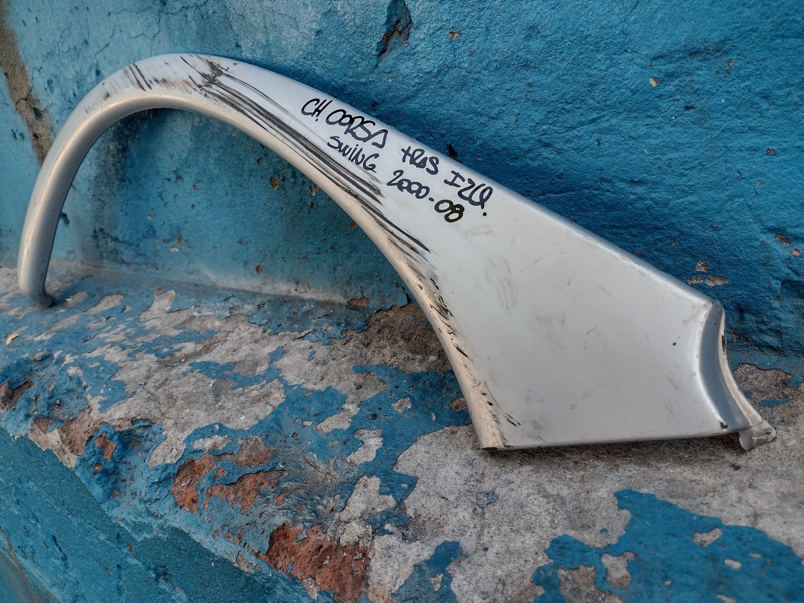 Moldura trasera izquierda Chevrolet Corsa swing 2000 - 2008 - Imagen 4