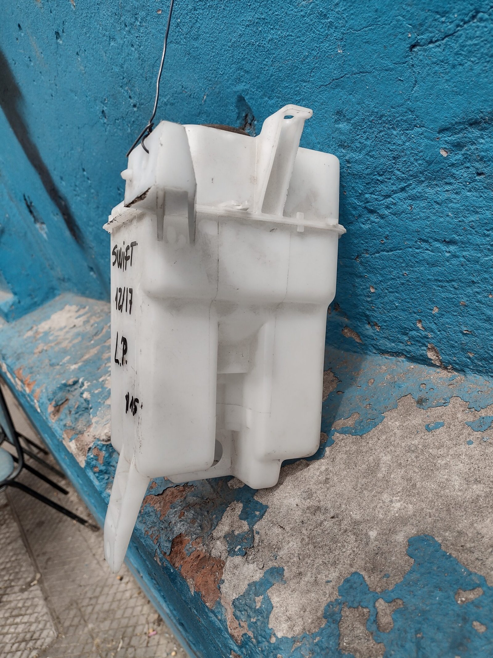 Depósito de limpia parabrisas Suzuki Swift 2012 - 2017 - Imagen 4