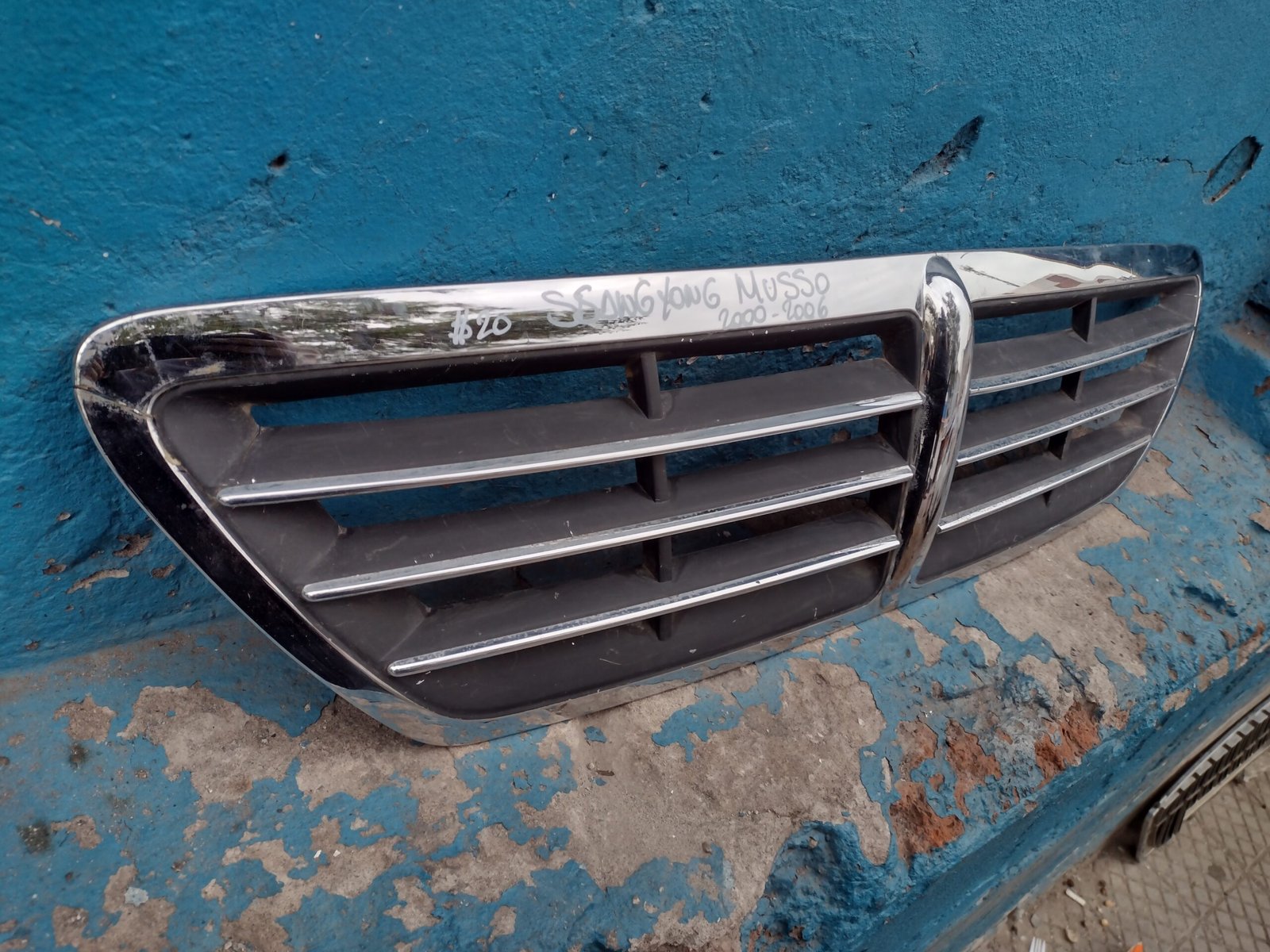 Mascara ssangyong musso 2000 - 2006 - Imagen 3