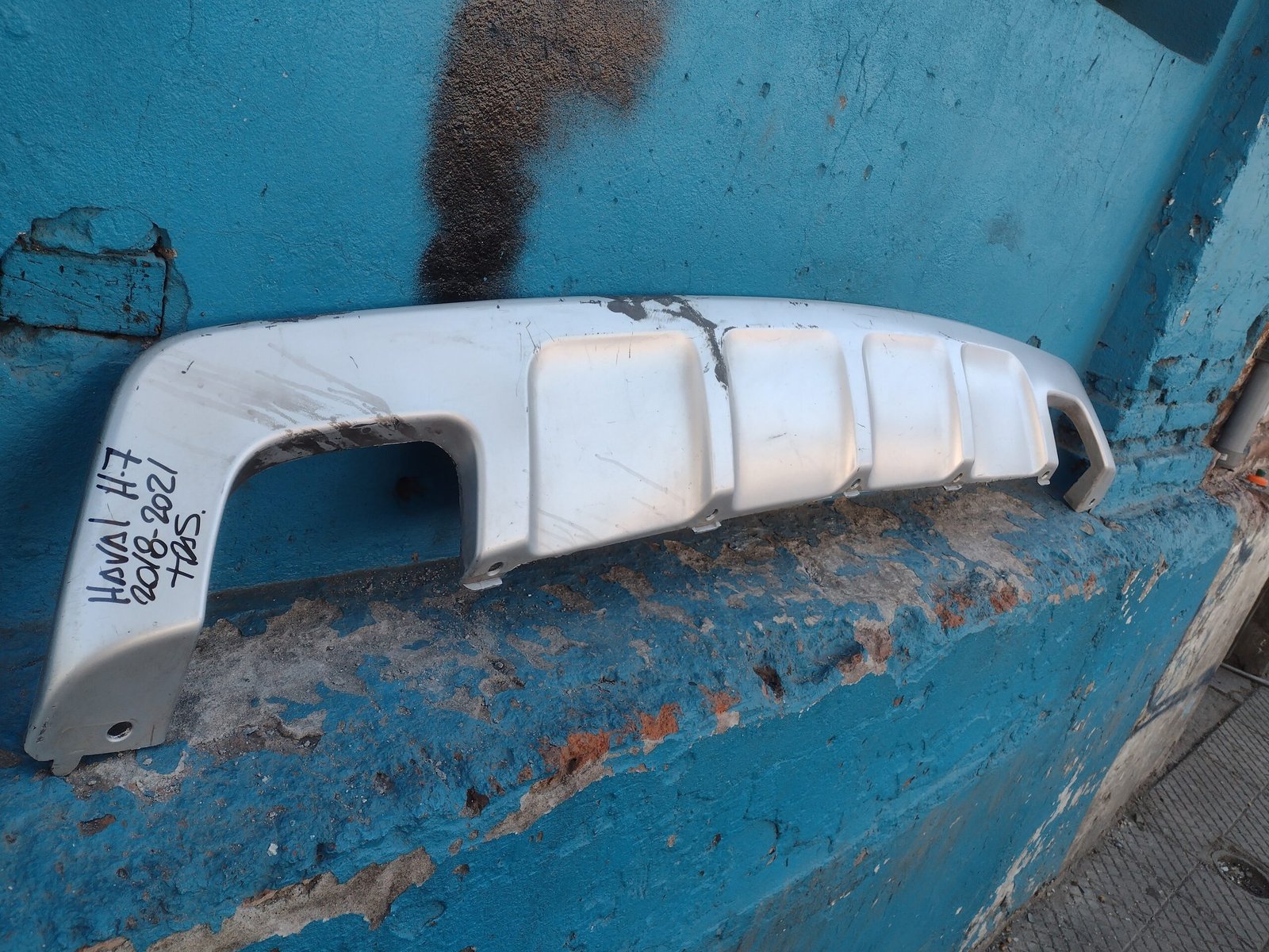 Moldura de parachoque trasero Haval H7 2018 - 2021 - Imagen 2