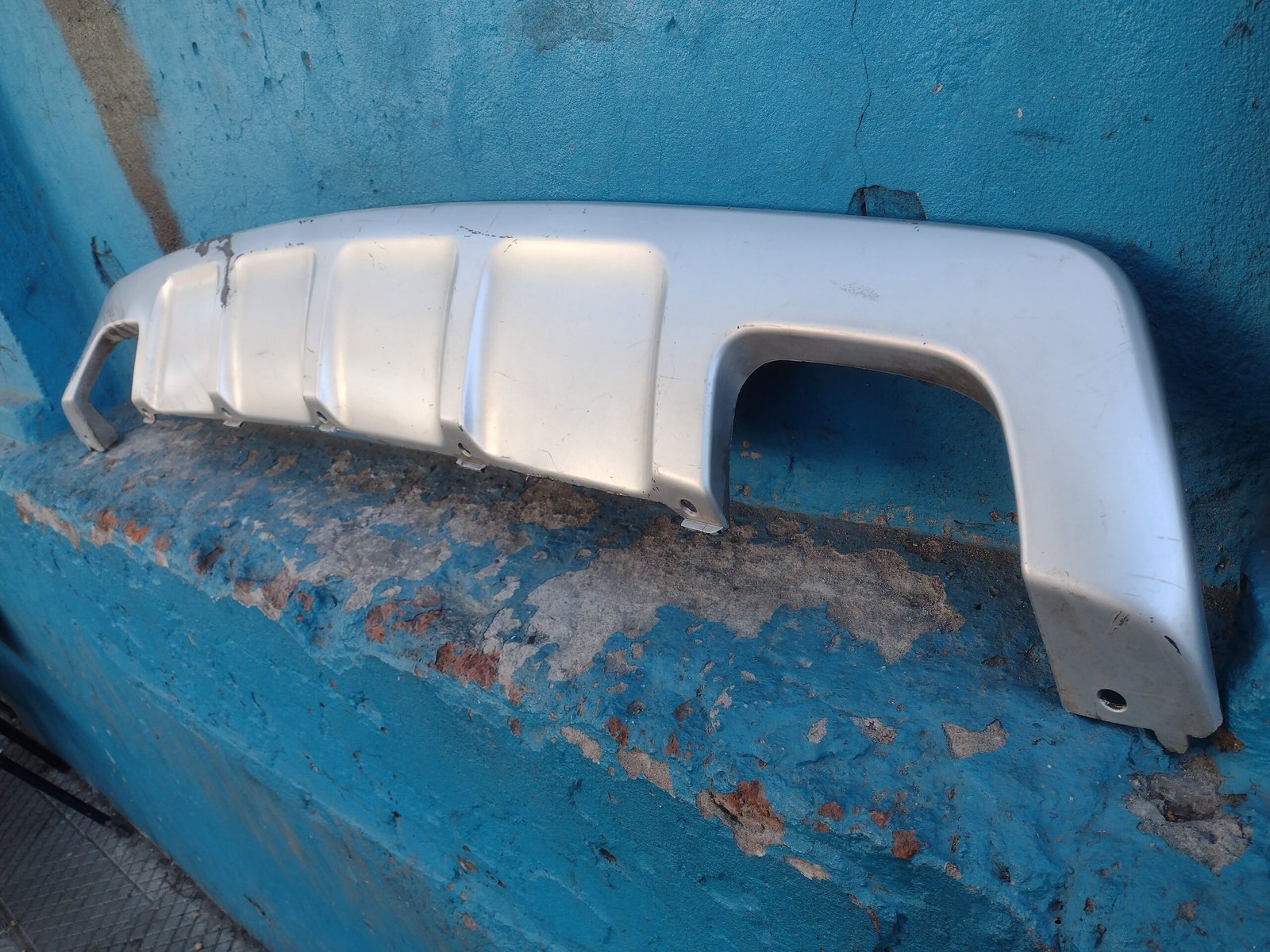 Moldura de parachoque trasero Haval H7 2018 - 2021 - Imagen 4