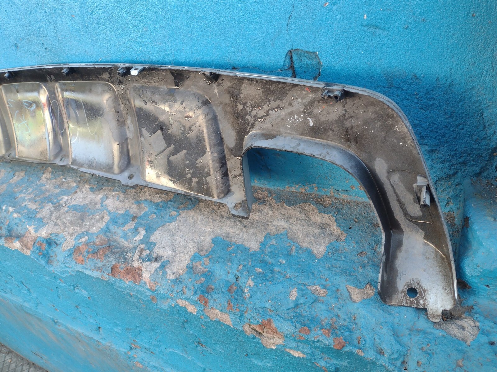 Moldura de parachoque trasero Haval H7 2018 - 2021 - Imagen 9