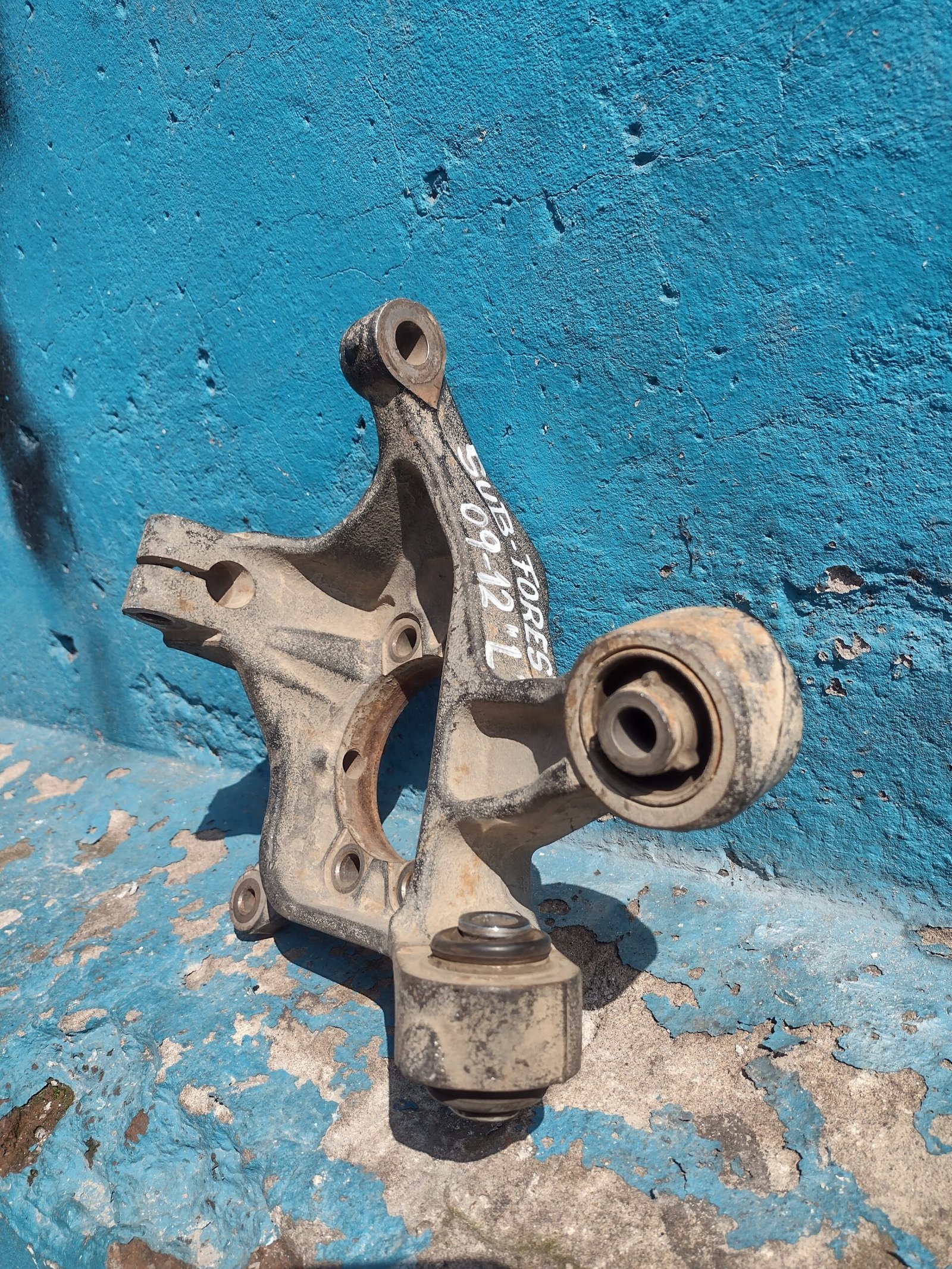 Muñon trasero izquierdo Subaru Forester 2009 - 2012 - Imagen 4
